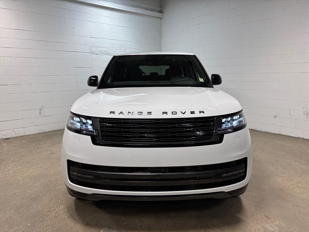 New 2026 Land Rover Range Rover SE SUV