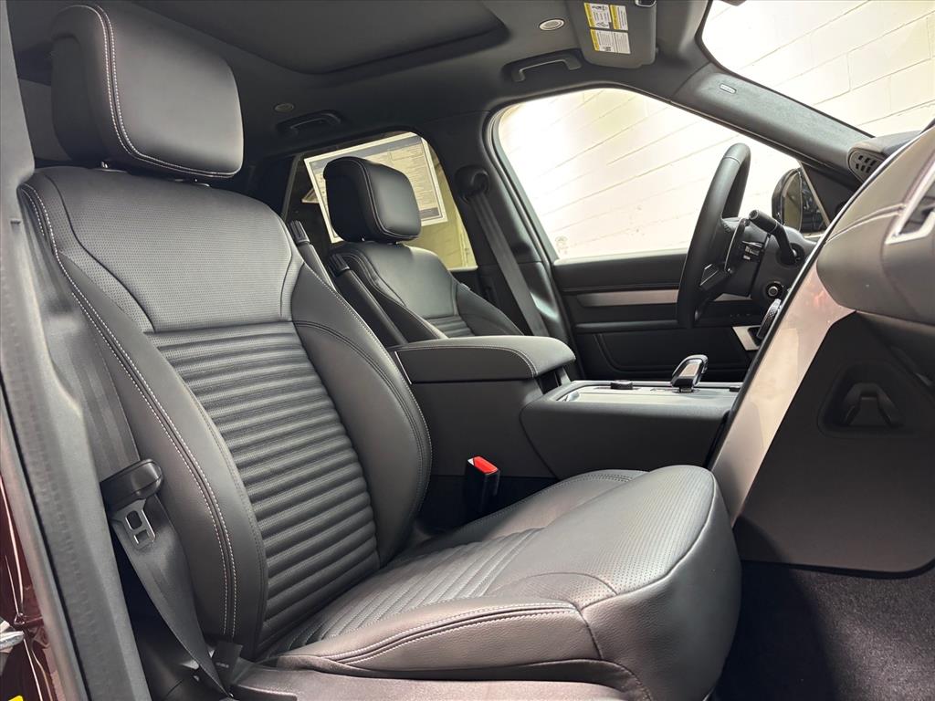 2026 Land Rover Discovery Gemini Edition - Photo 33