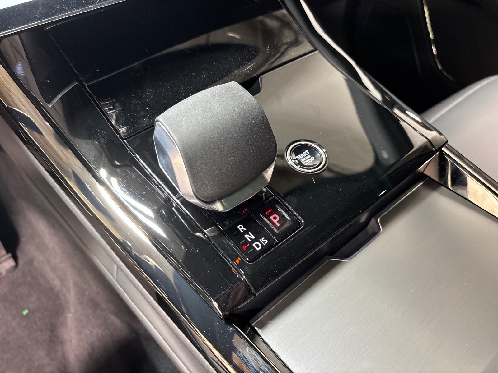 2026 Land Rover Range Rover Sport SE - Photo 15
