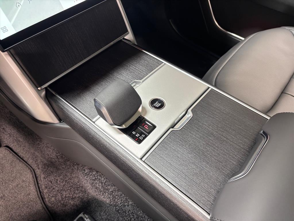 2026 Land Rover Range Rover SE - Photo 14