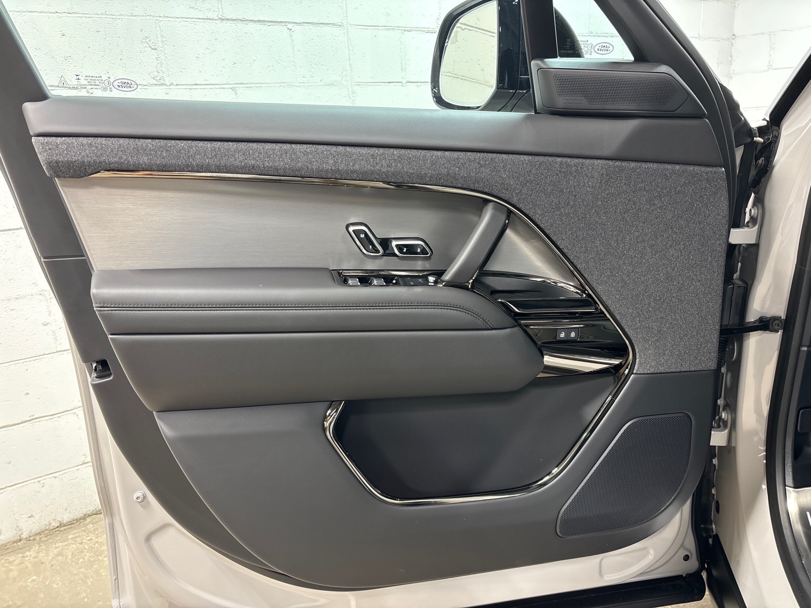 2026 Land Rover Range Rover Sport SE - Photo 23