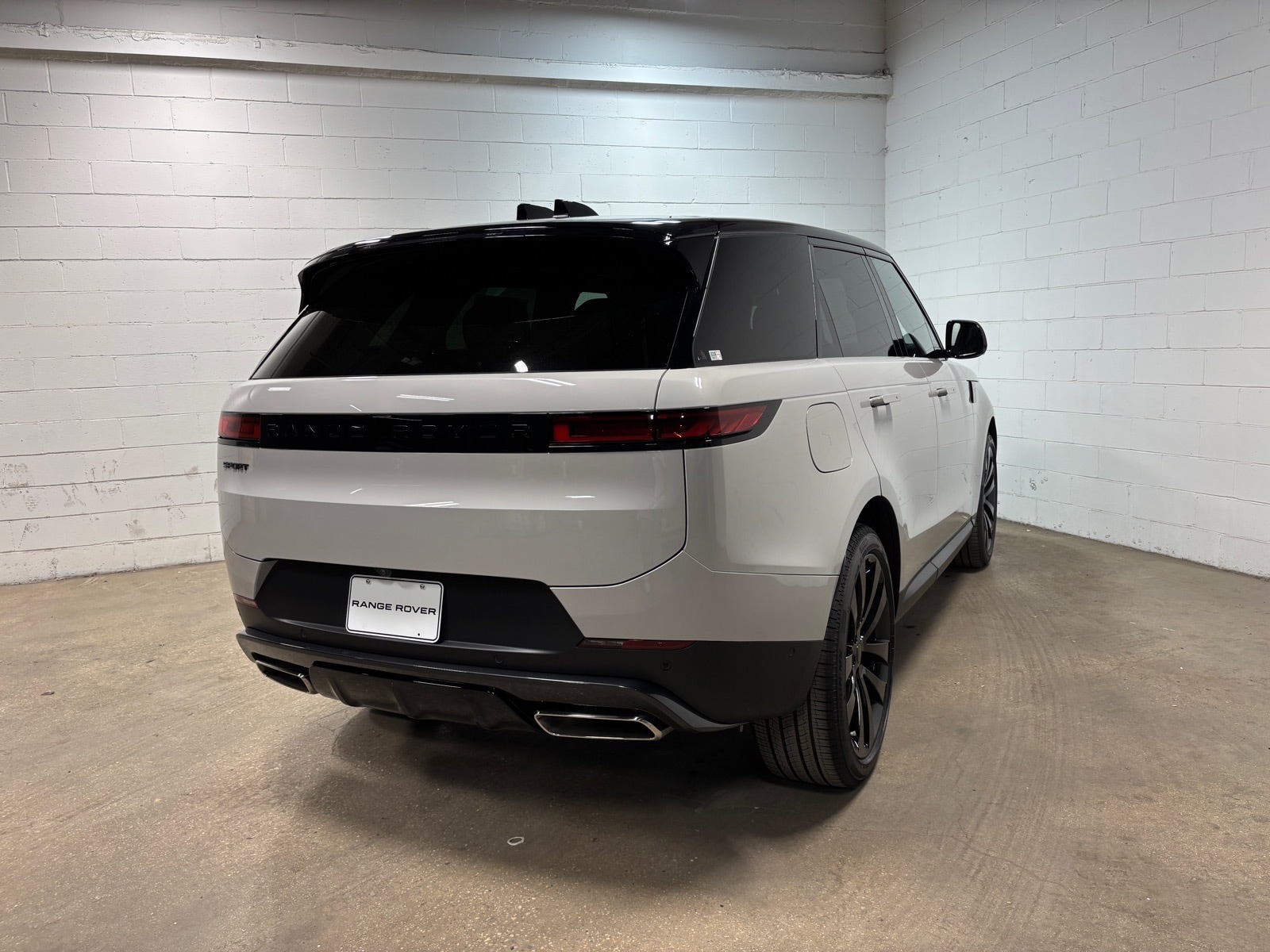2026 Land Rover Range Rover Sport SE - Photo 7