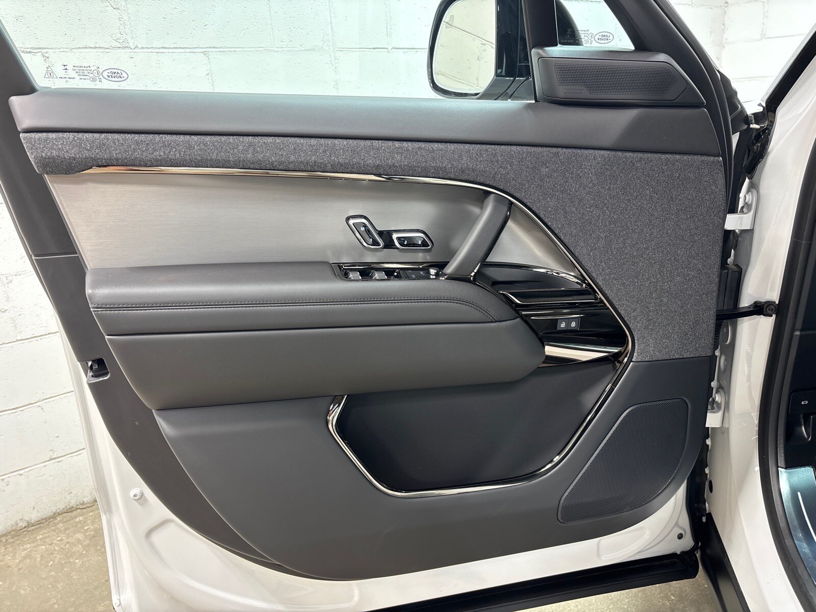 2026 Land Rover Range Rover Sport SE - Photo 24