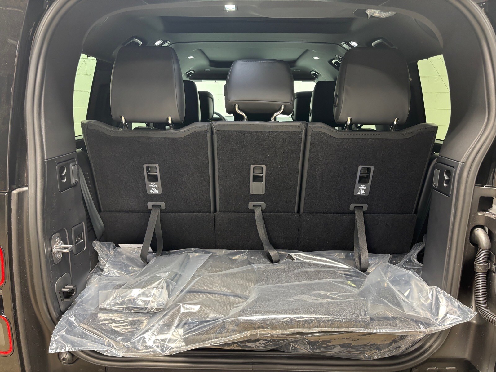 2026 Land Rover Defender X-Dynamic SE - Photo 46