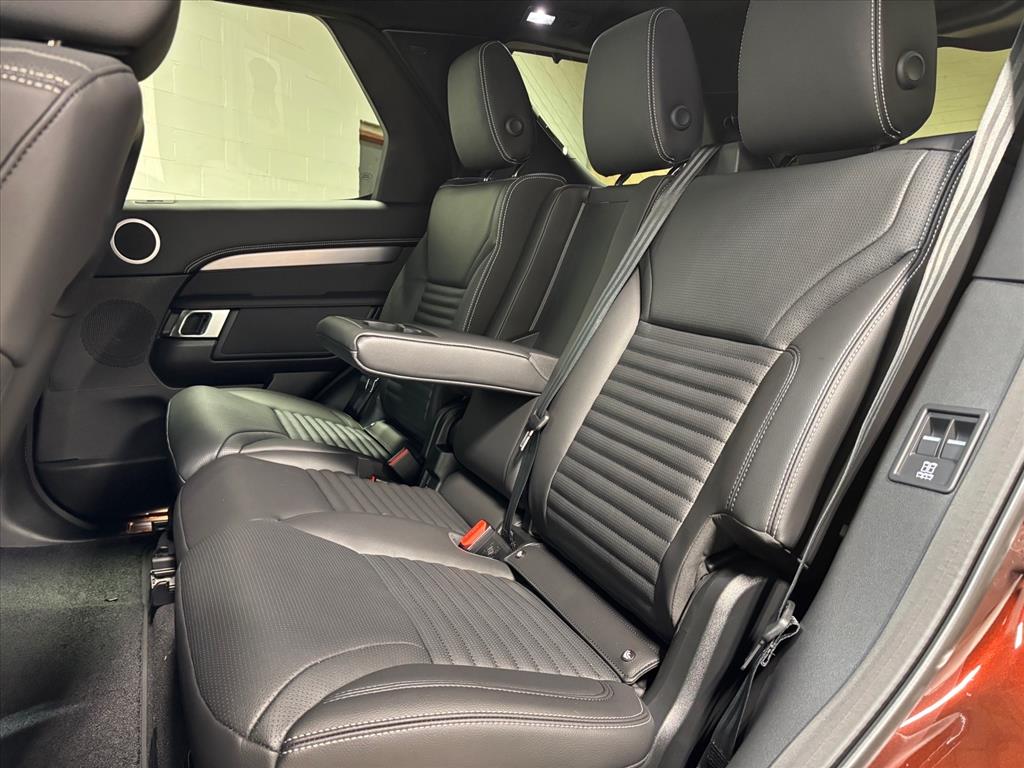 2026 Land Rover Discovery Gemini Edition - Photo 28
