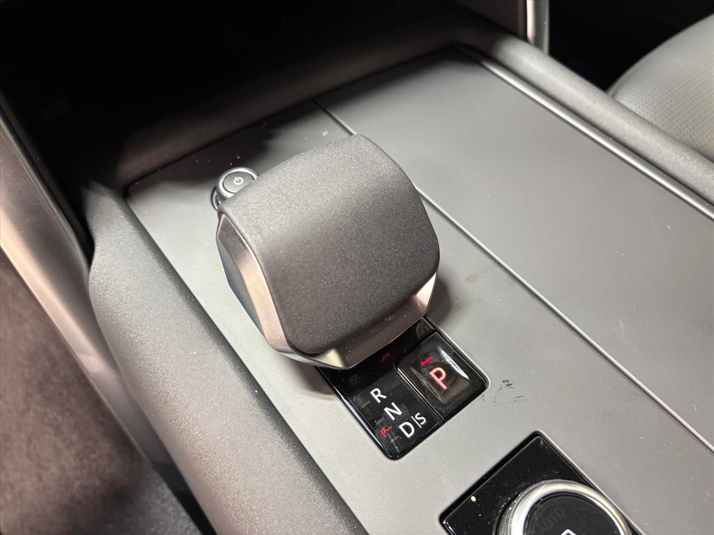 2026 Land Rover Discovery Gemini Edition - Photo 15