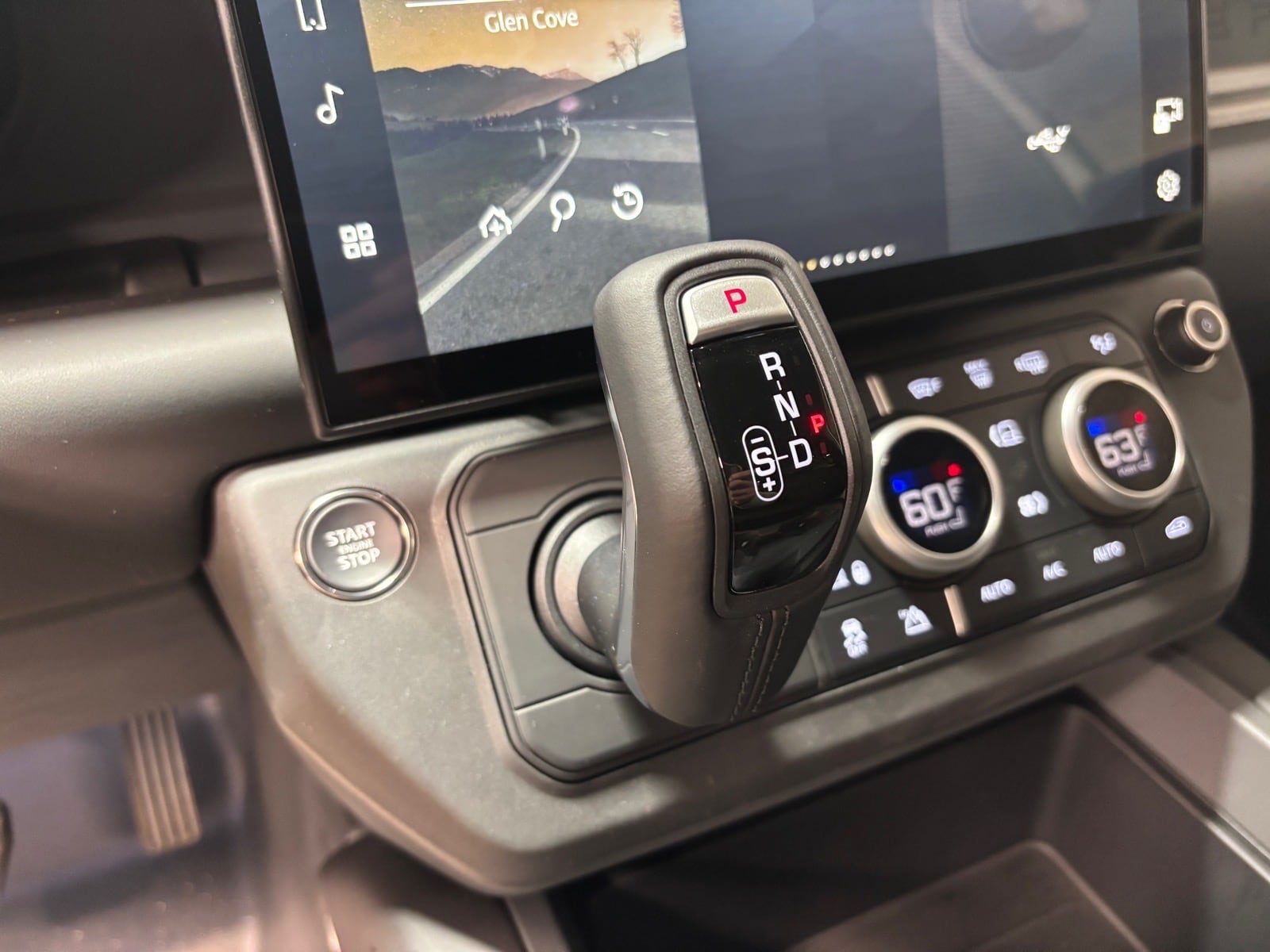 2026 Land Rover Defender X-Dynamic SE - Photo 16
