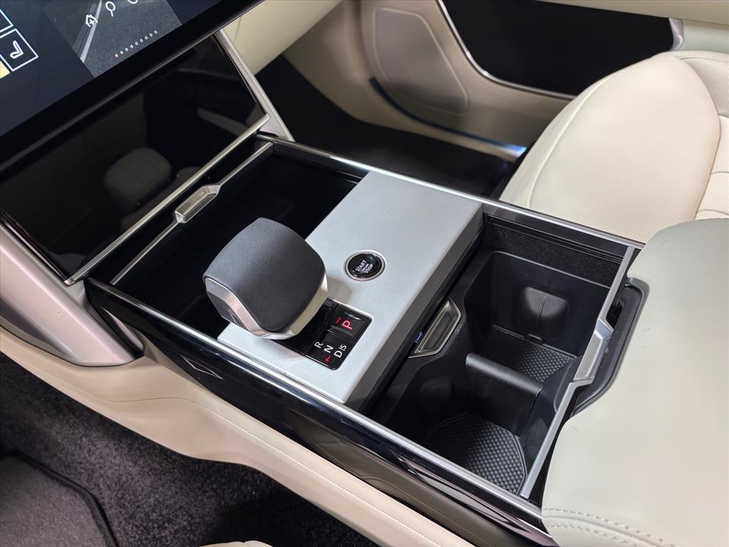 2026 Land Rover Range Rover SE - Photo 13