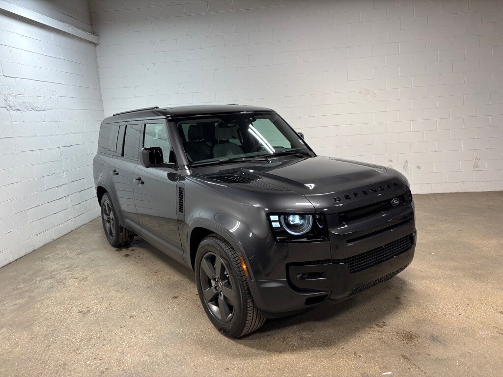 2026 Land Rover Defender 130 S photo 3