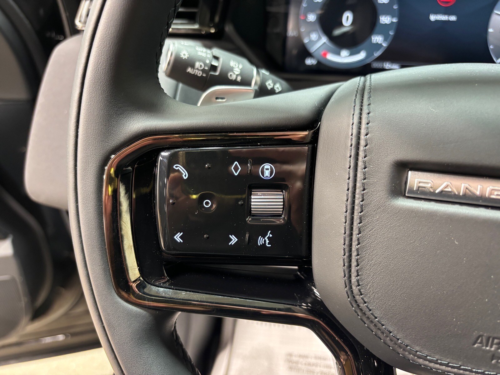 2026 Land Rover Range Rover Velar Dynamic SE - Photo 20