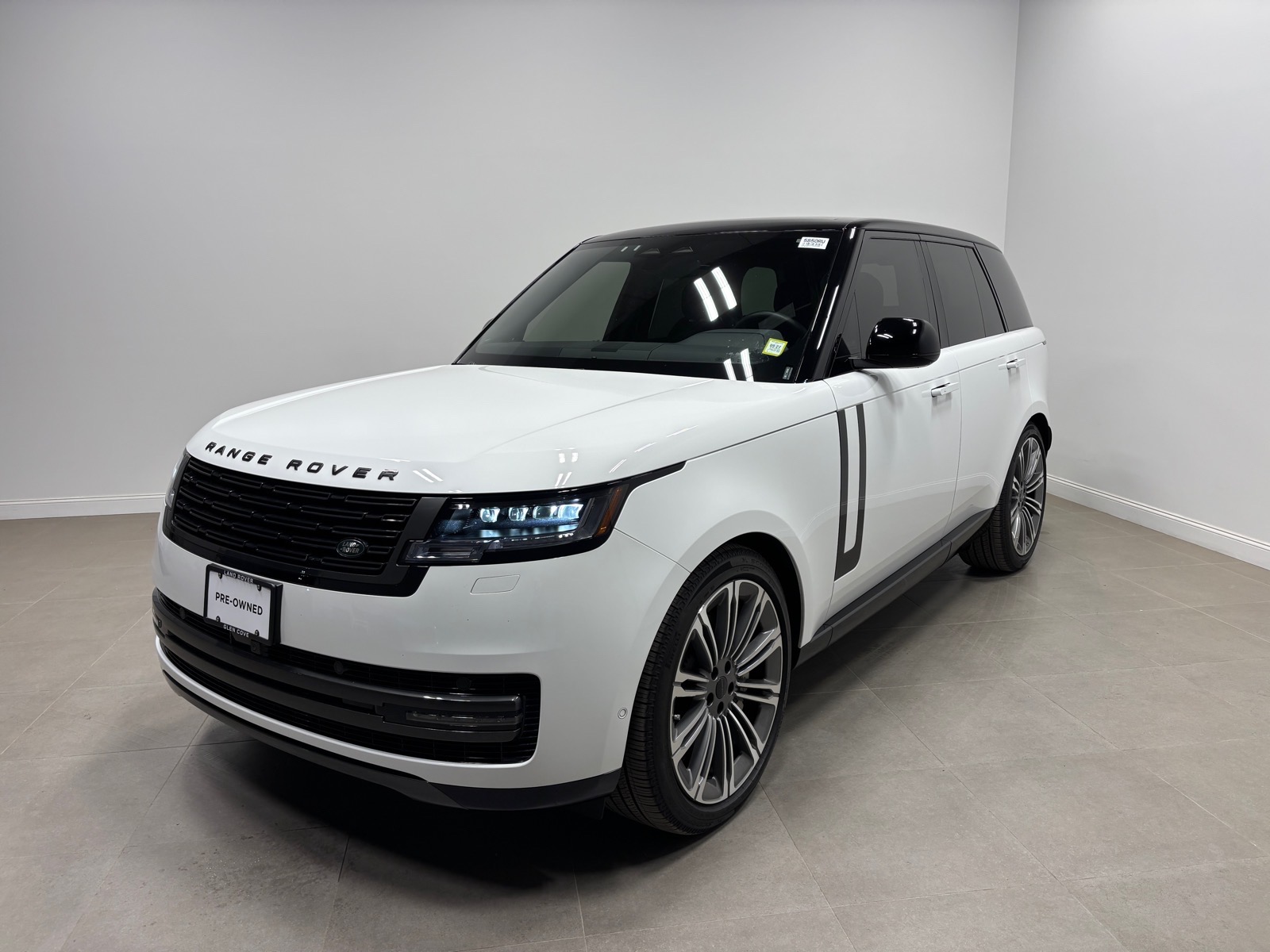 SUV in Glen Cove, NY 2026 Land Rover Range Rover SE SUV Used