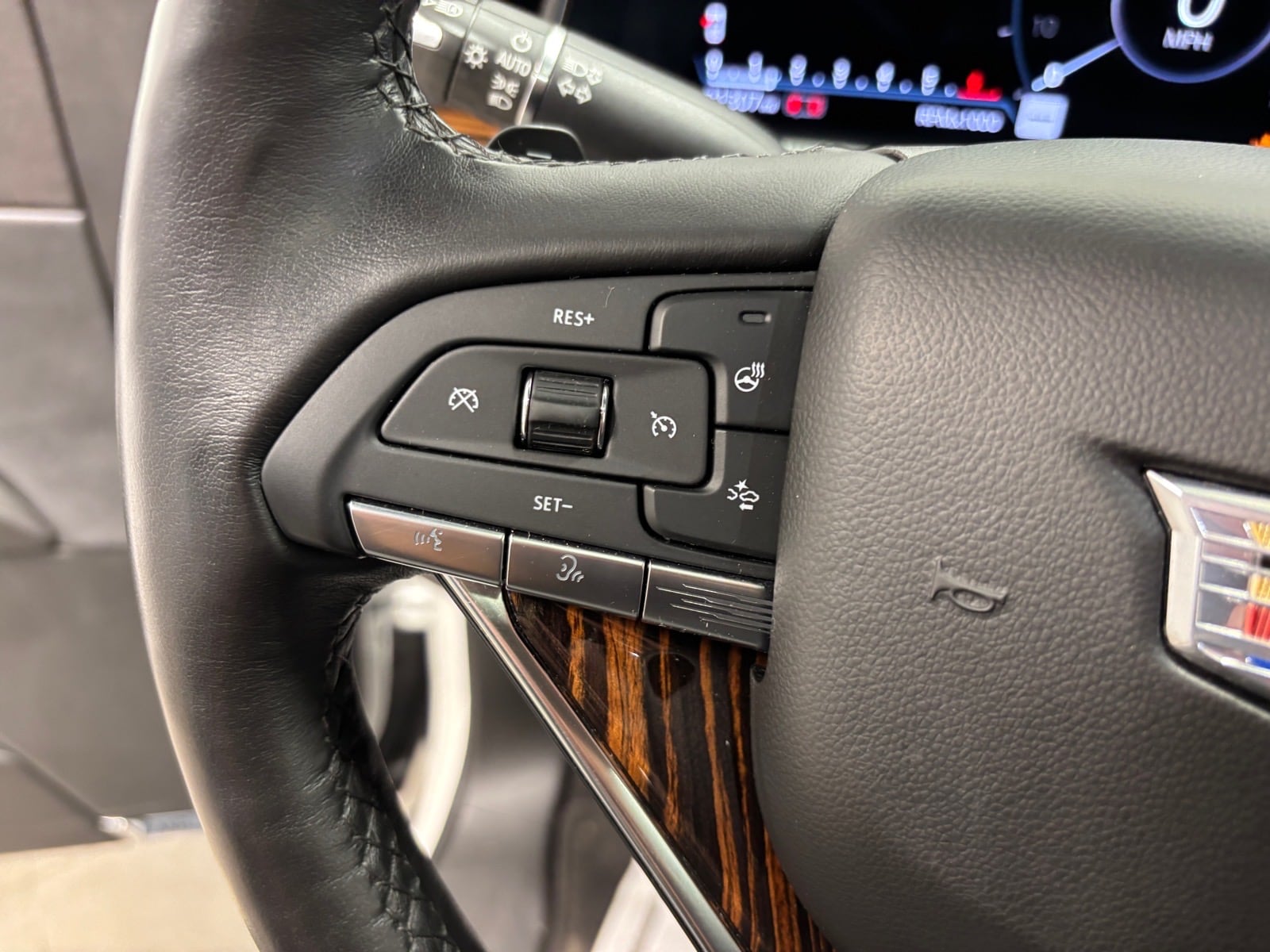 2022 Cadillac Escalade Premium Luxury - Photo 22
