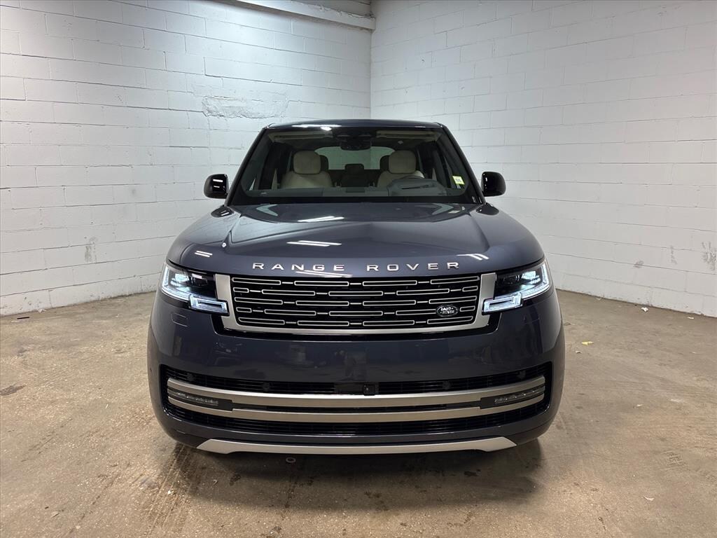 New 2026 Land Rover Range Rover SE SUV