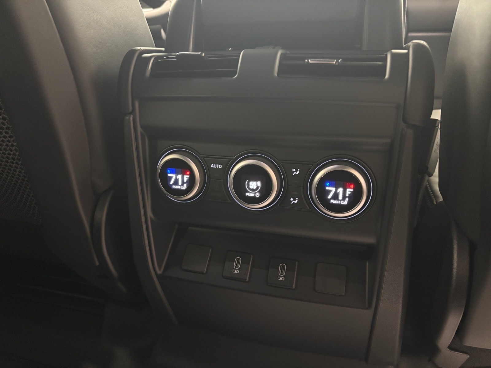 2026 Land Rover Defender X-Dynamic SE - Photo 40