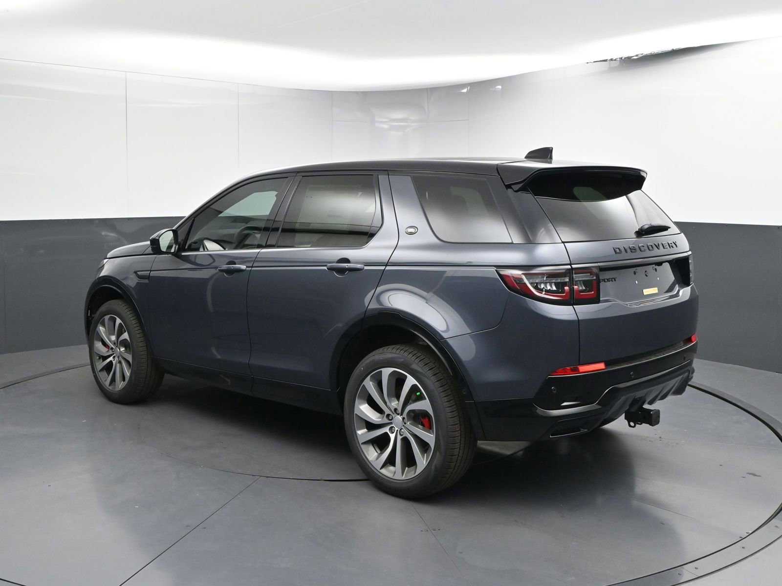2025 Land Rover Discovery Sport Dynamic SE photo 3