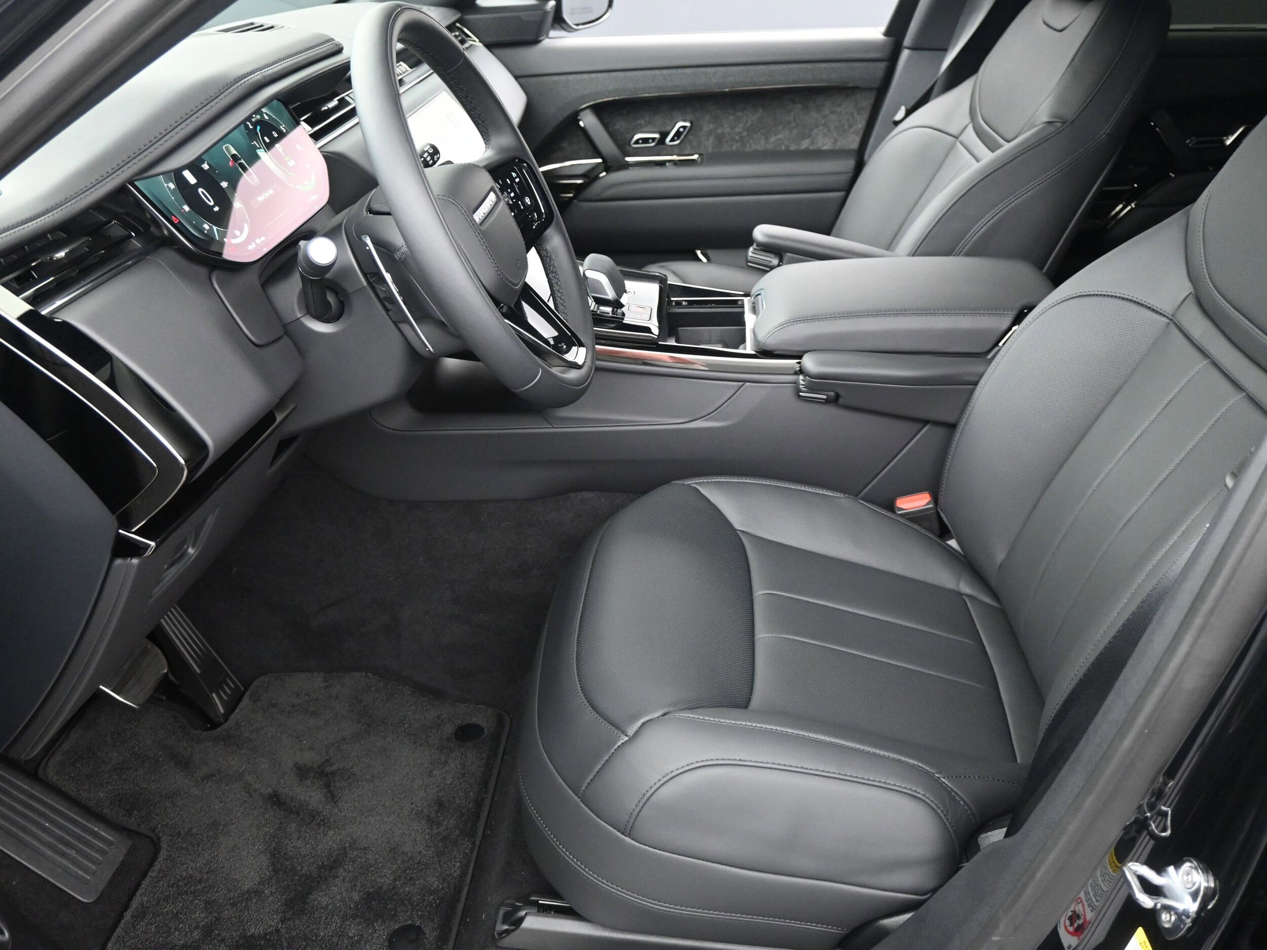 2025 Land Rover Range Rover Sport SE photo 4