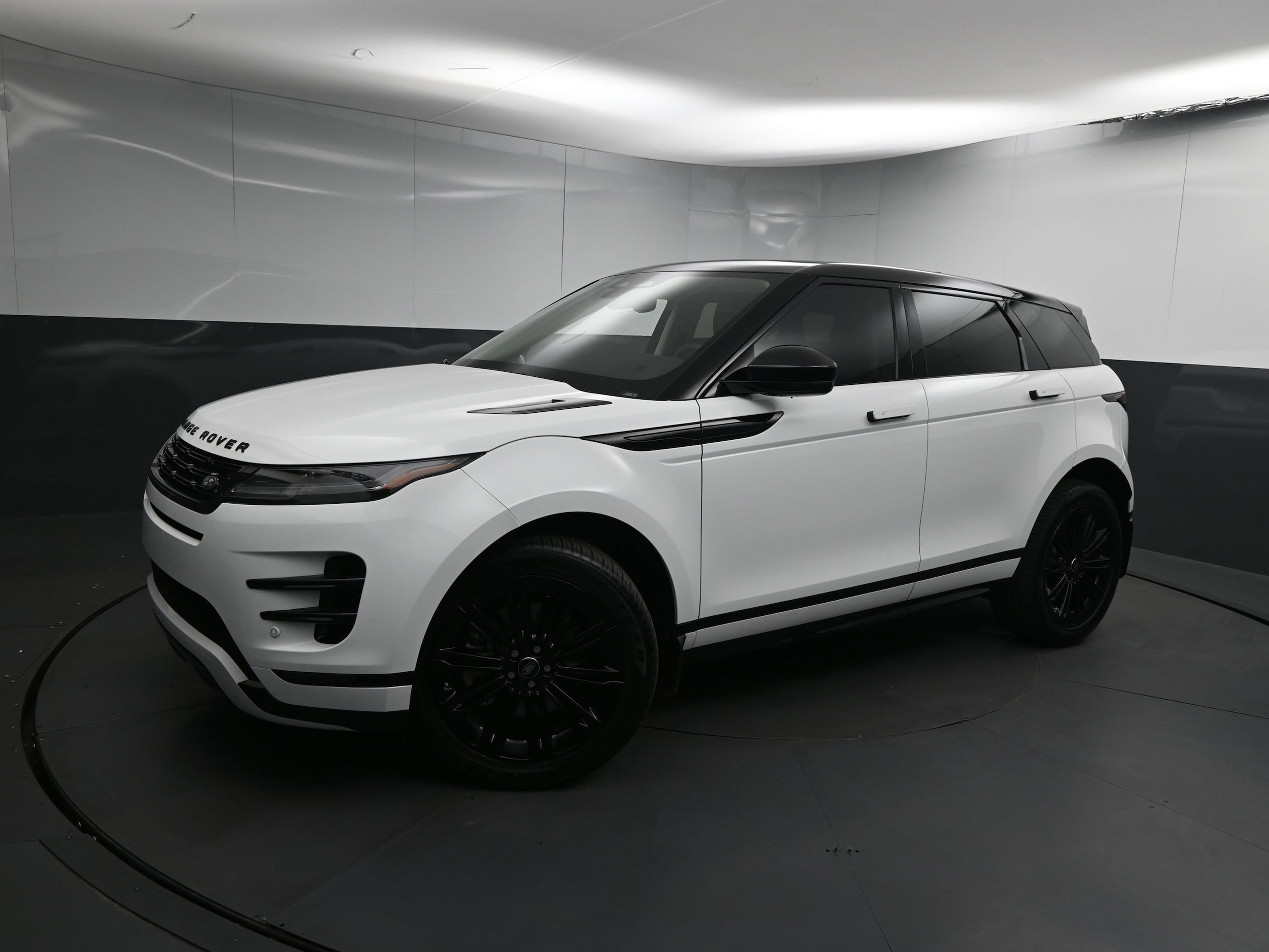 2025 Land Rover Range Rover Evoque Dynamic SE