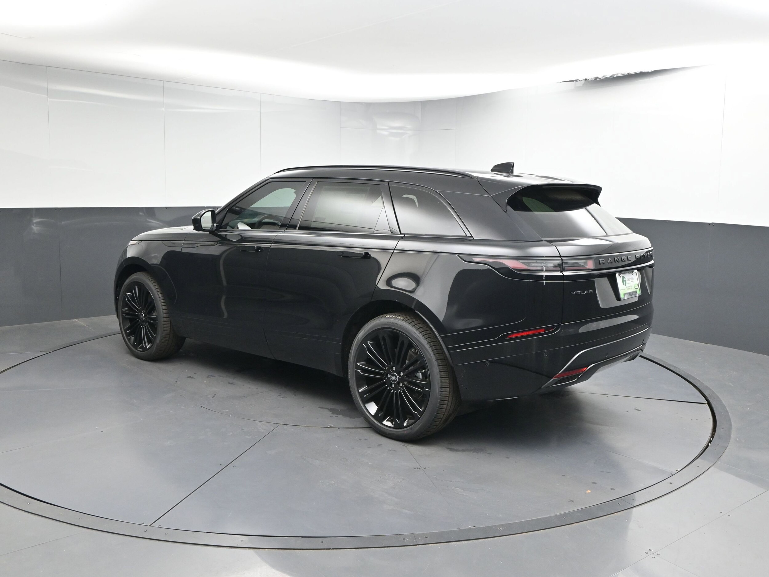2026 Land Rover Range Rover Velar SE photo 2