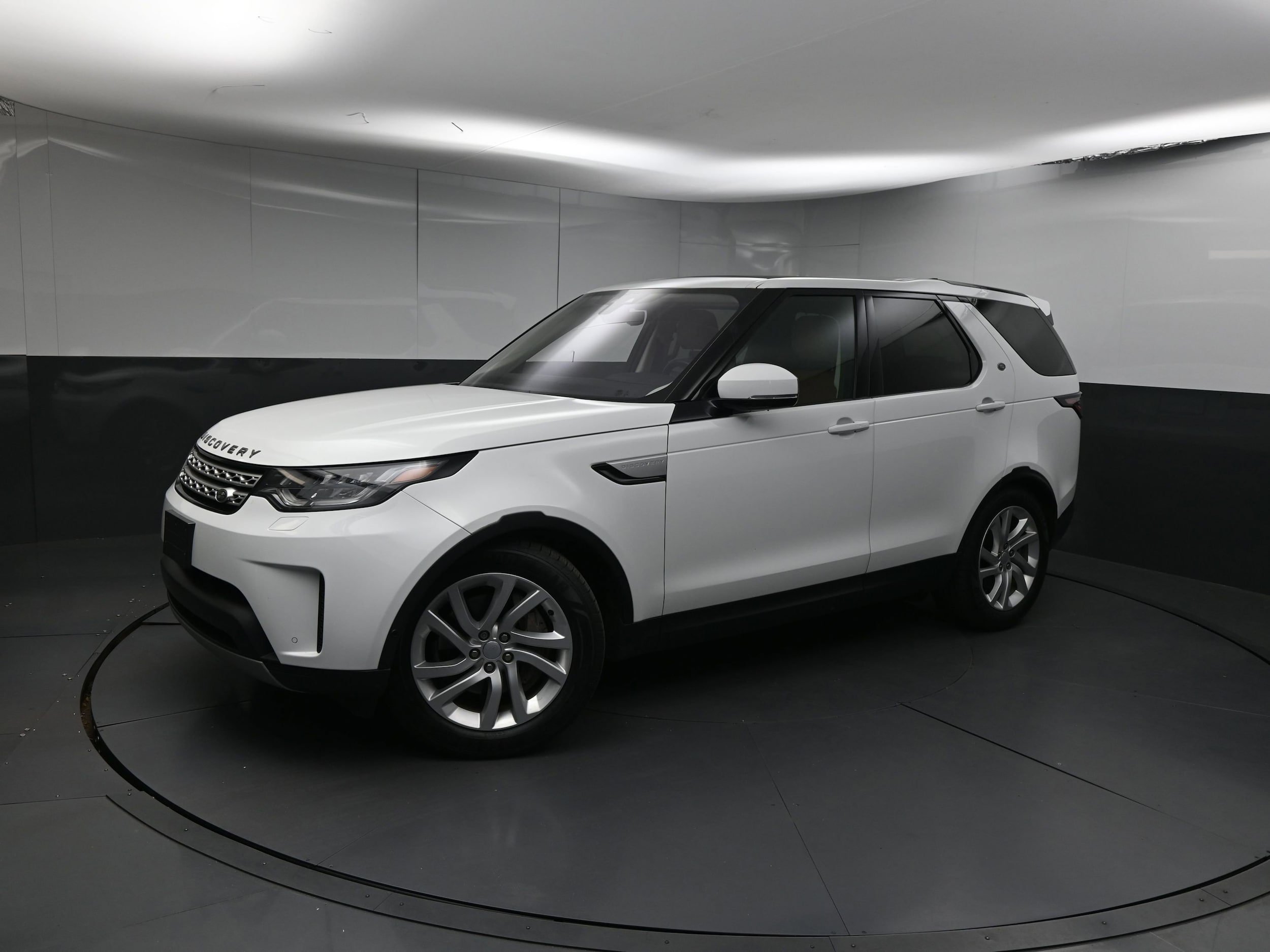 2019 Land Rover Discovery HSE's photo