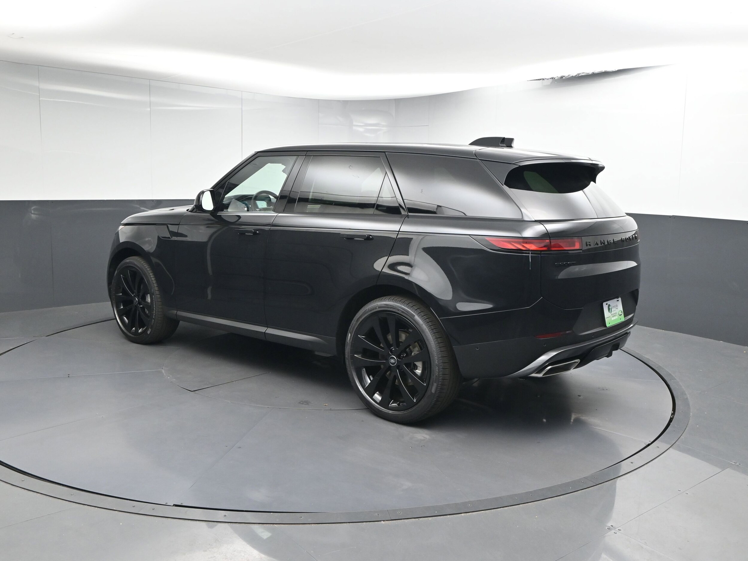2025 Land Rover Range Rover Sport SE photo 3