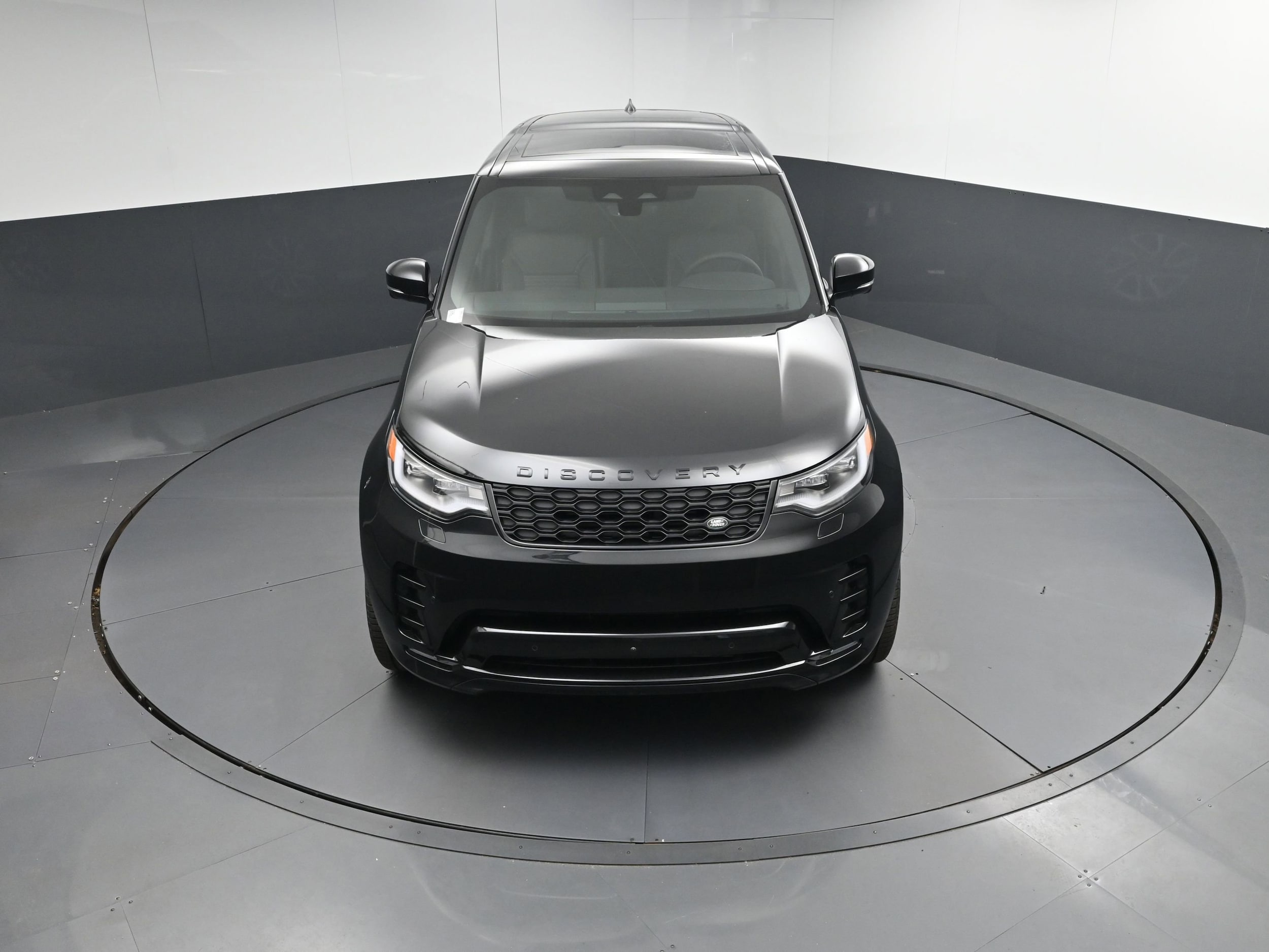 2025 Land Rover Discovery SE photo 5