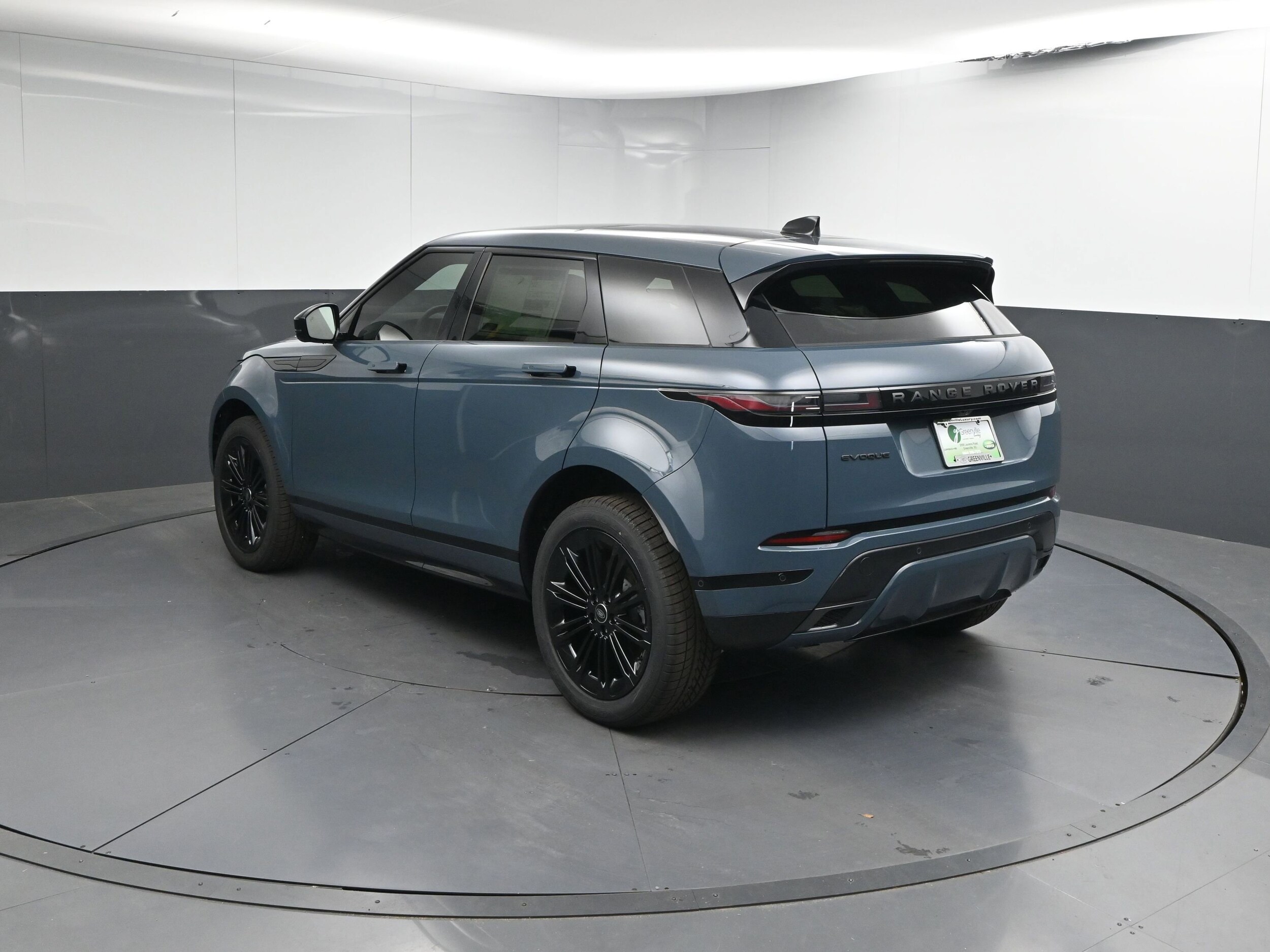 2026 Land Rover Range Rover Evoque Dynamic SE photo 3