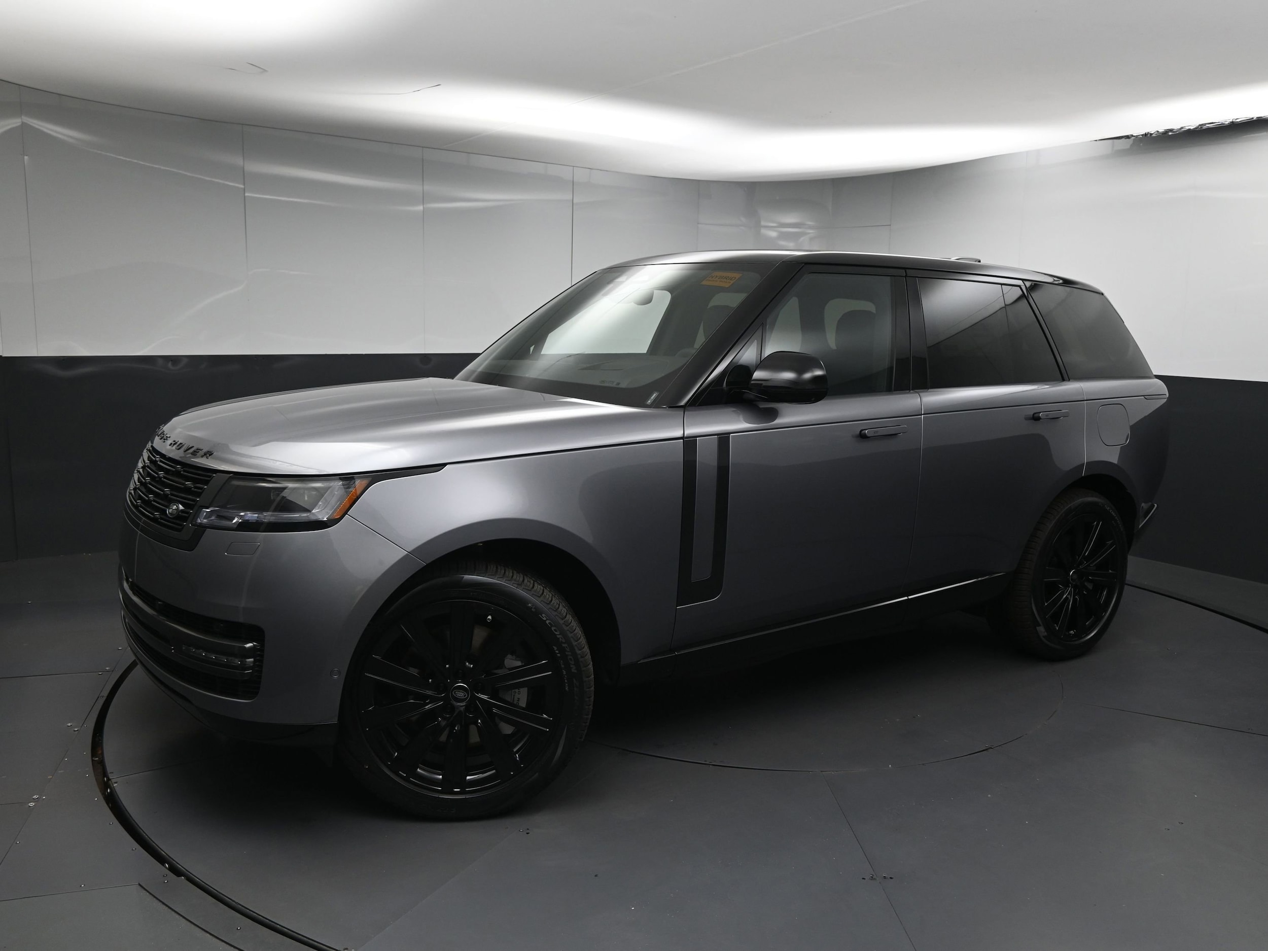 2025 Land Rover Range Rover SE's photo