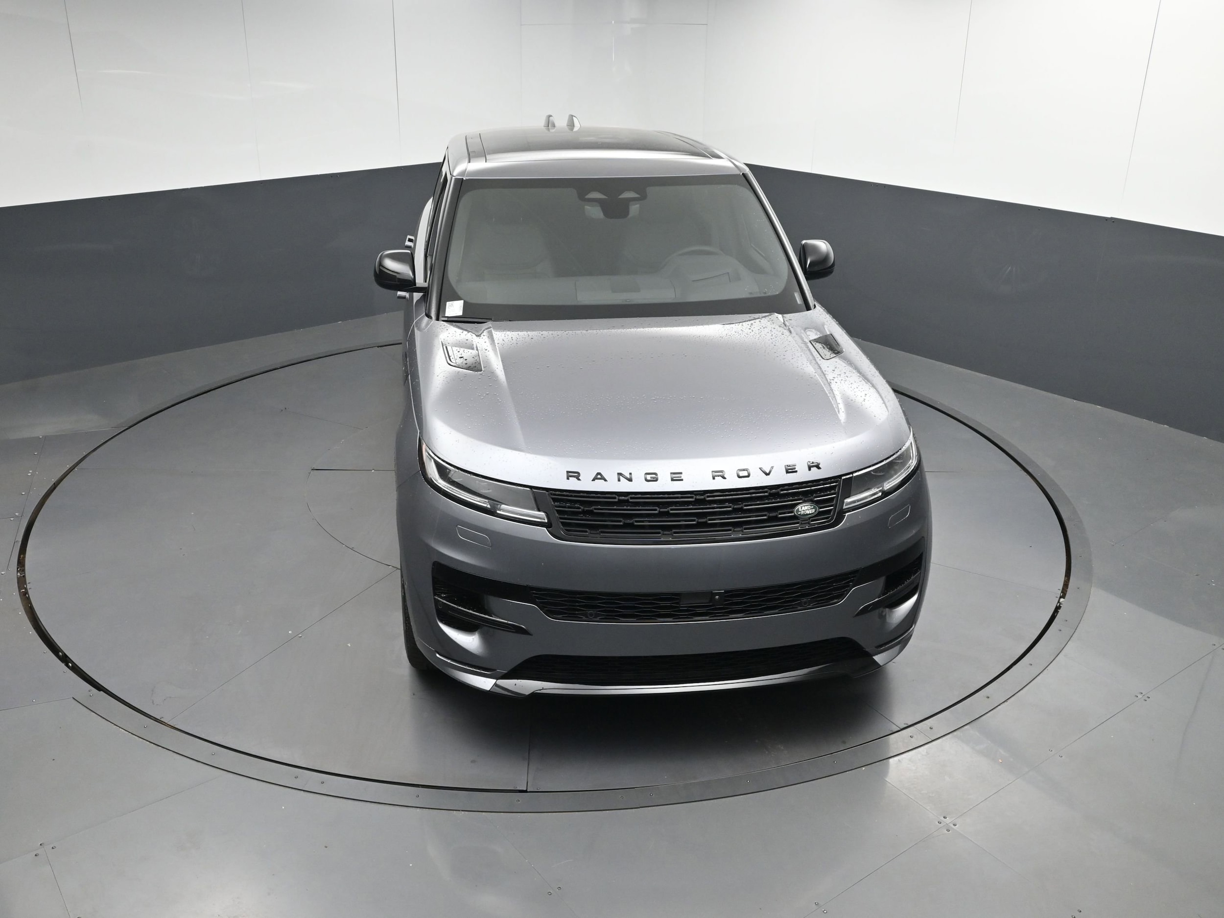 2025 Land Rover Range Rover Sport SE photo 5