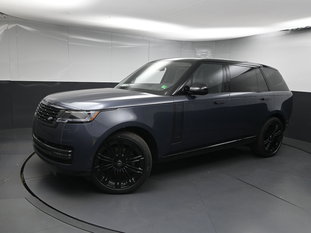 New 2025 Land Rover Range Rover SE SUV