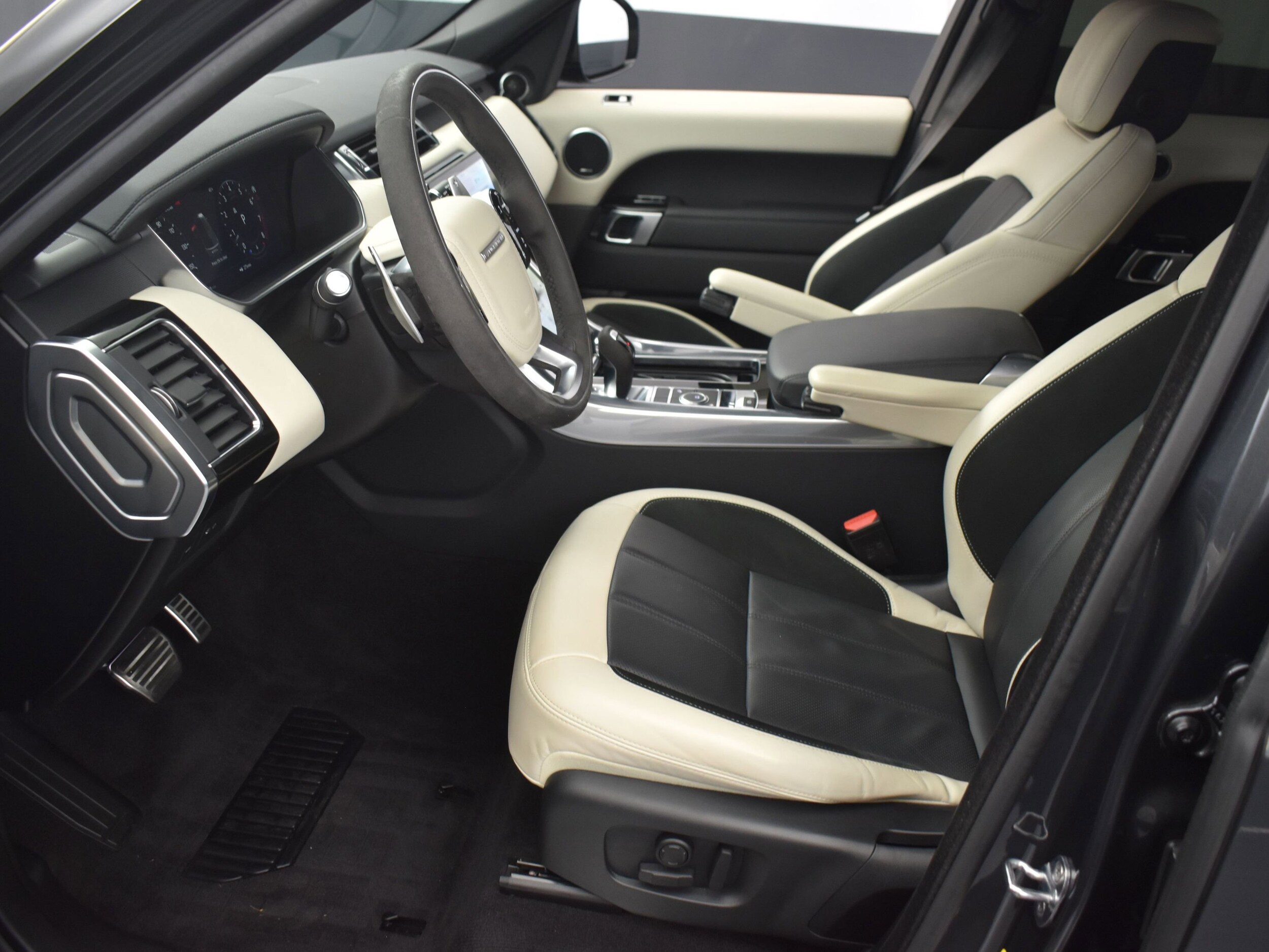 2021 Land Rover Range Rover Sport HST photo 4