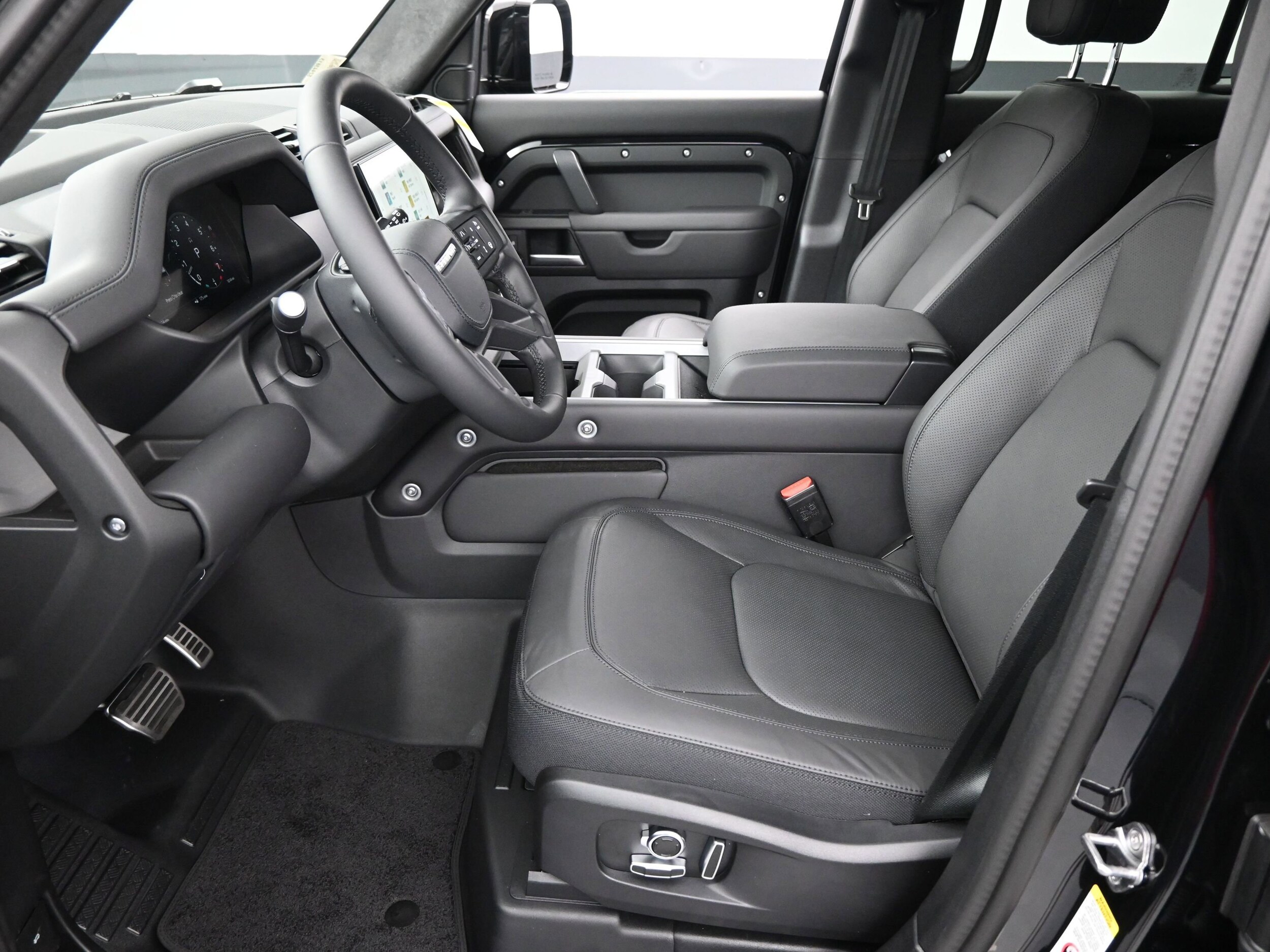 2025 Land Rover Defender 130 X photo 4