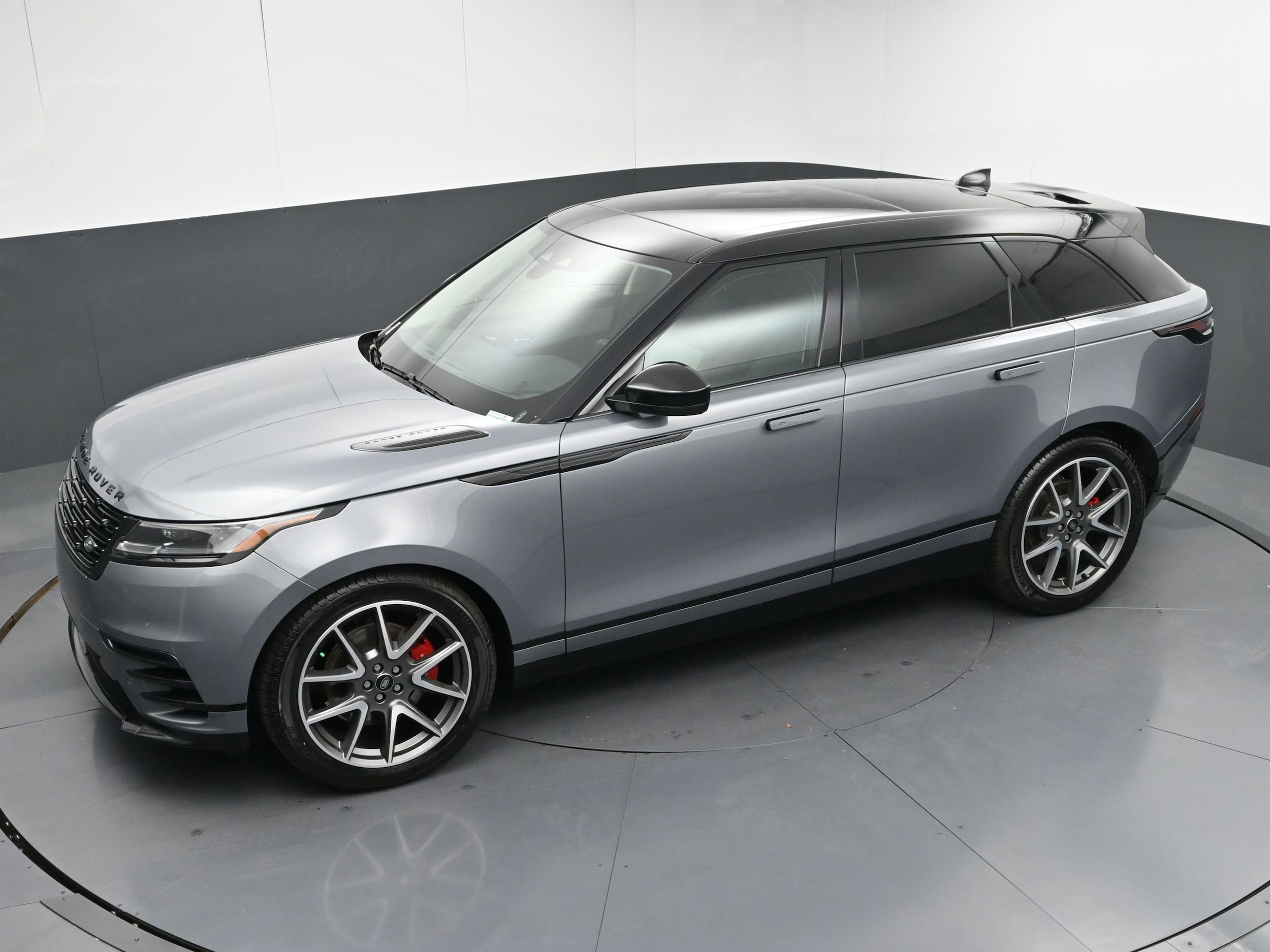 2025 Land Rover Range Rover Velar P250 Dynamic SE photo 3