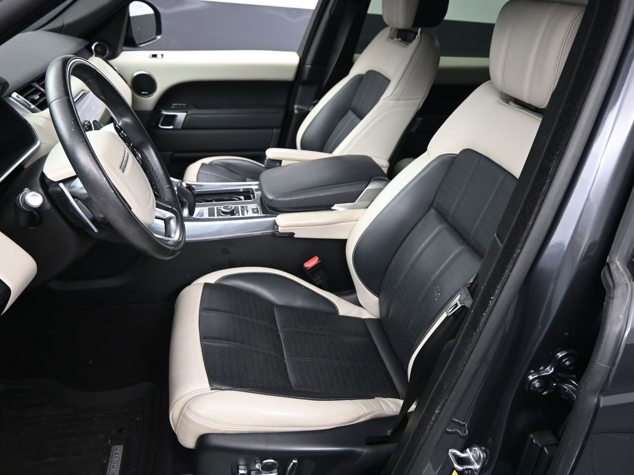 2019 Land Rover Range Rover Sport HSE Dynamic photo 3