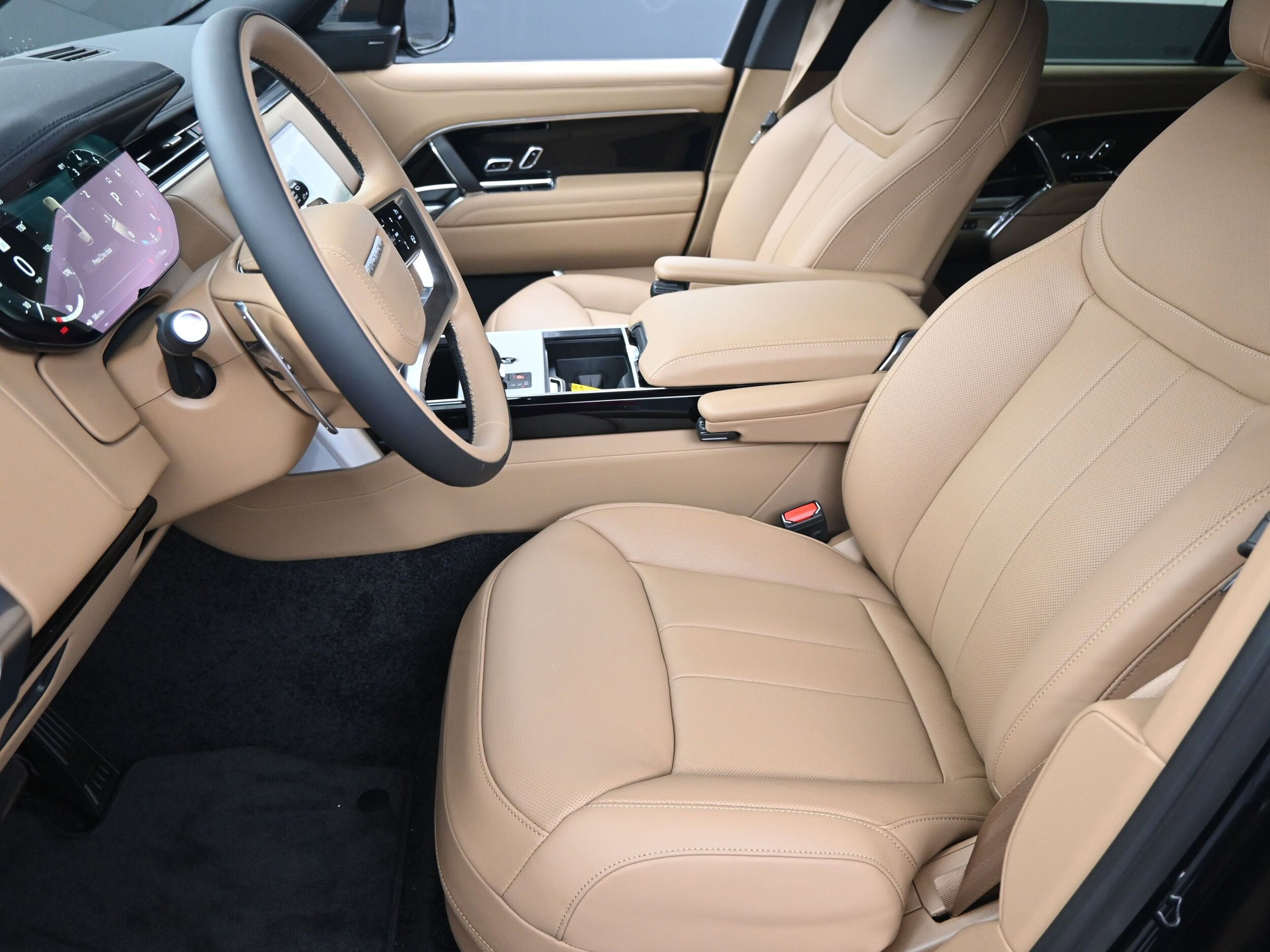 2025 Land Rover Range Rover SE photo 4