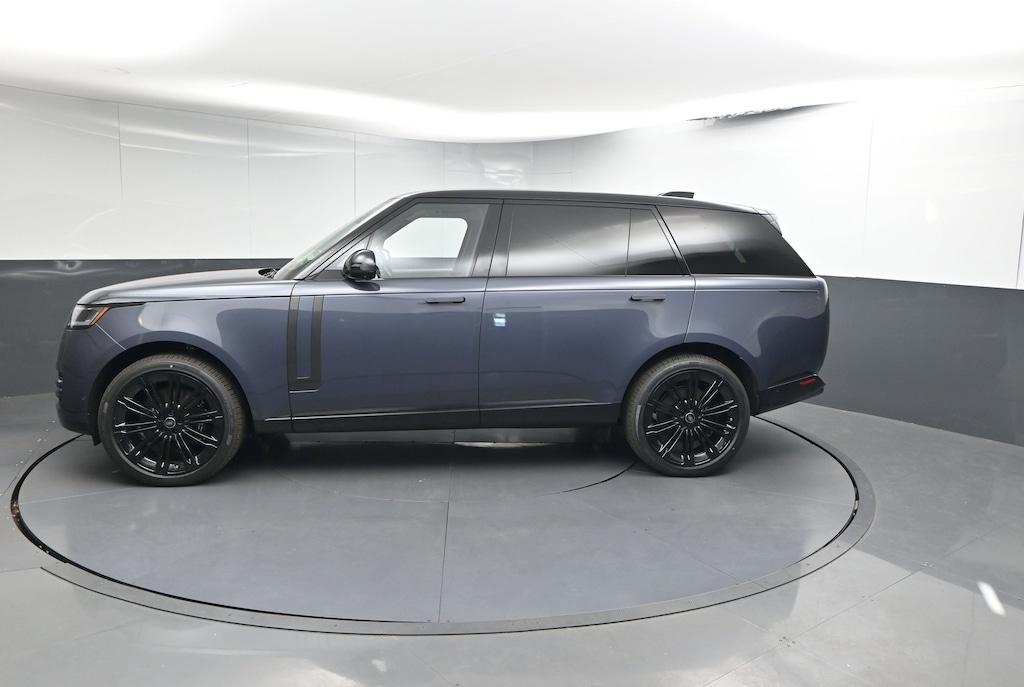 New 2025 Land Rover Range Rover SE SUV