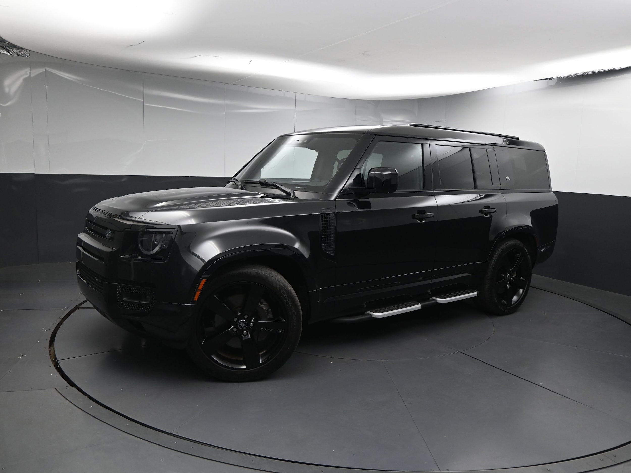 2023 Land Rover Defender X-Dynamic SE