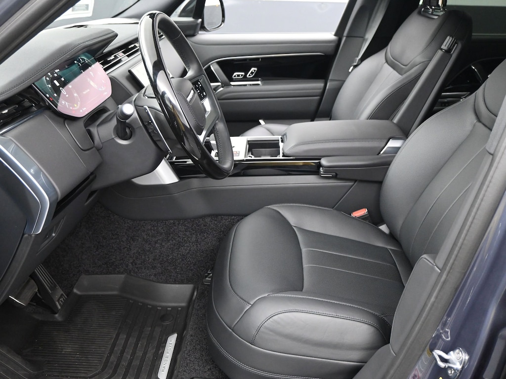 New 2025 Land Rover Range Rover SE SUV