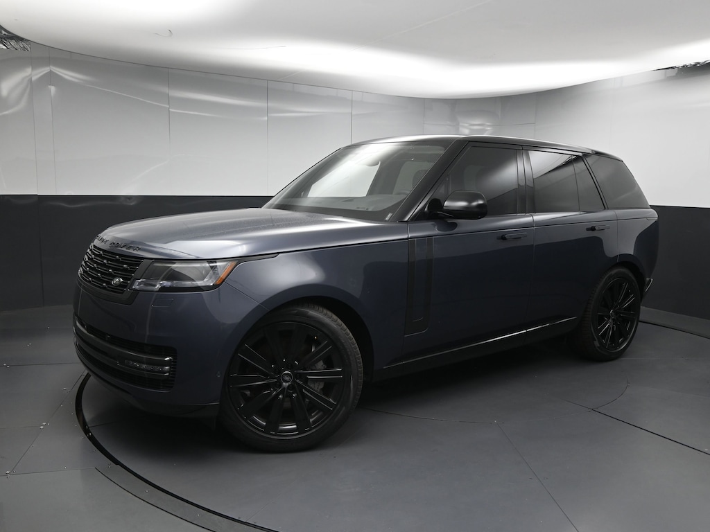 New 2025 Land Rover Range Rover SE SUV