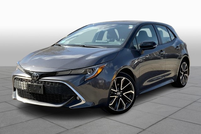 2021 Toyota Corolla Hatchback XSE's photo