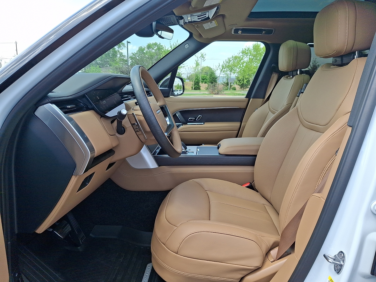 2026 Land Rover Range Rover SE - Photo 11