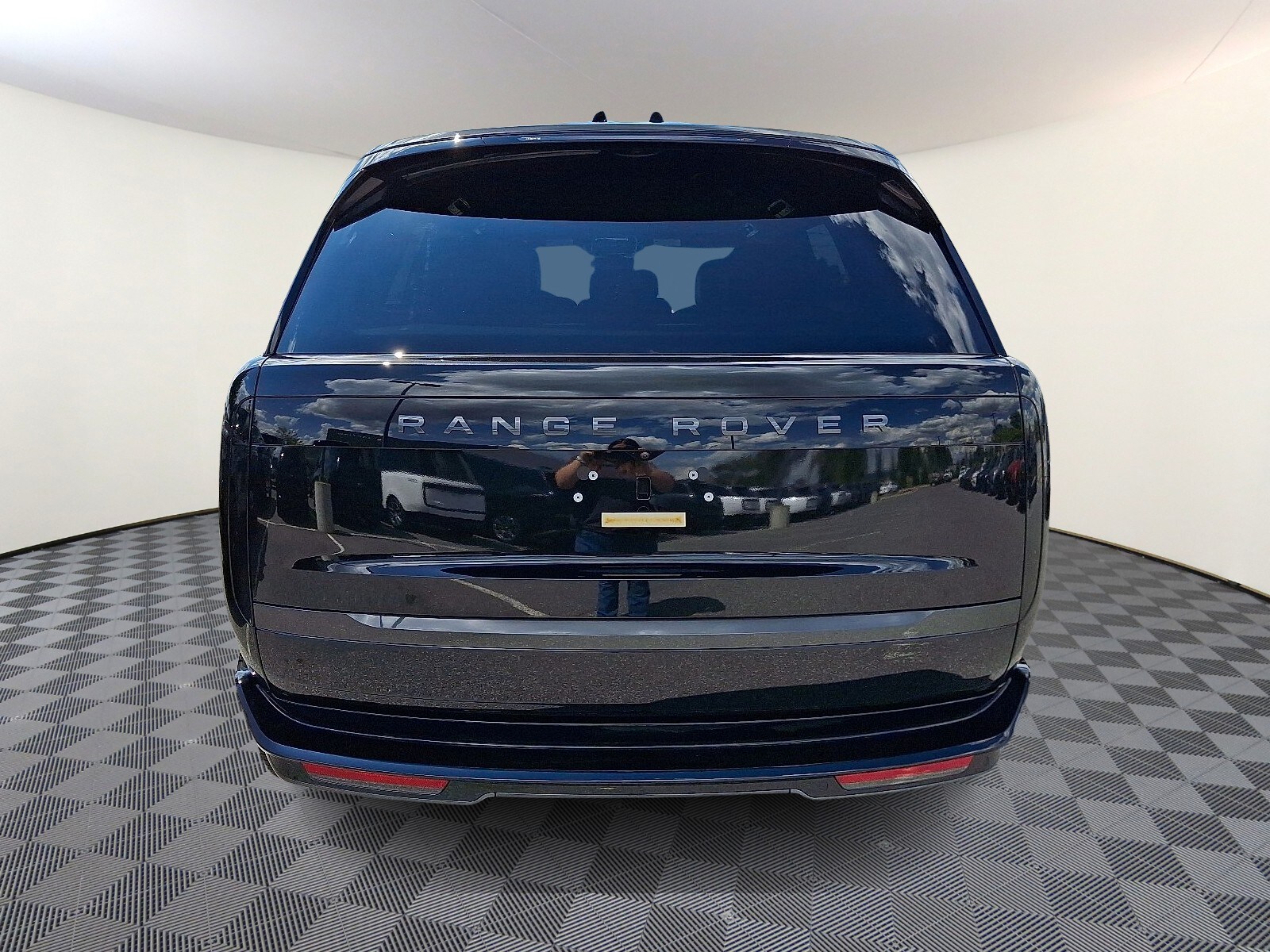 2025 Land Rover Range Rover SE photo 2