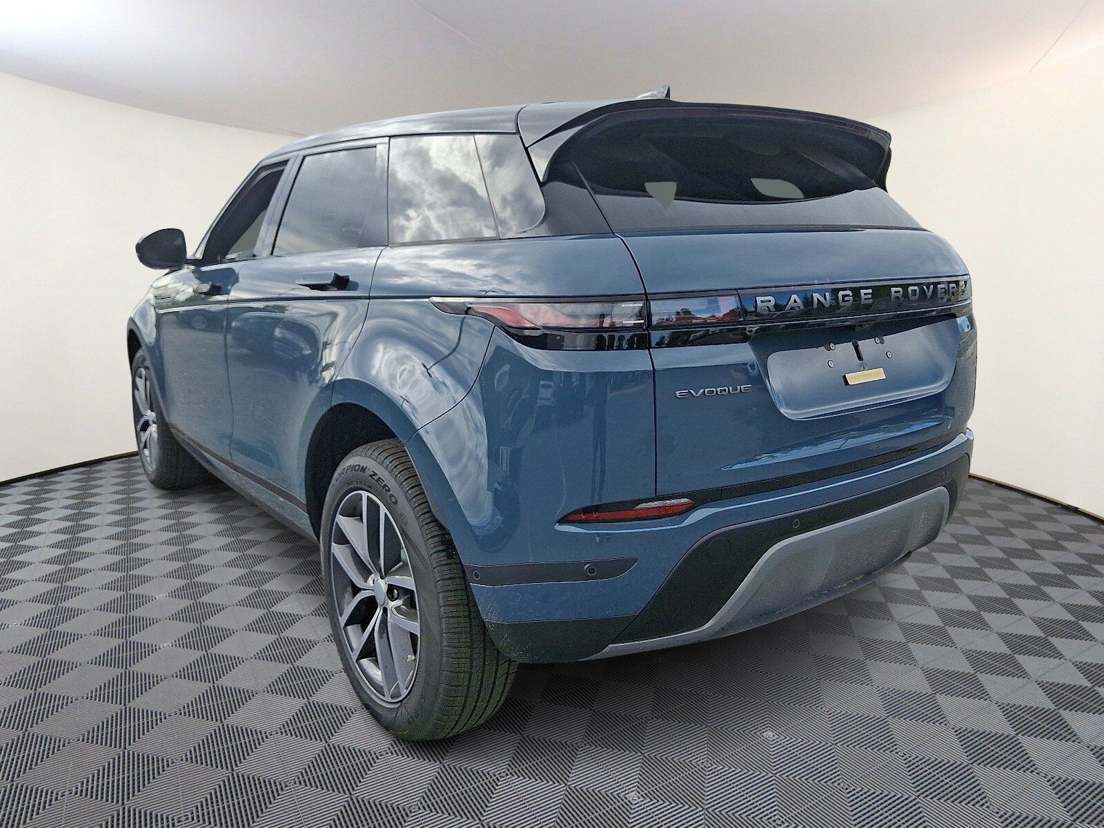2026 Land Rover Range Rover Evoque S photo 3
