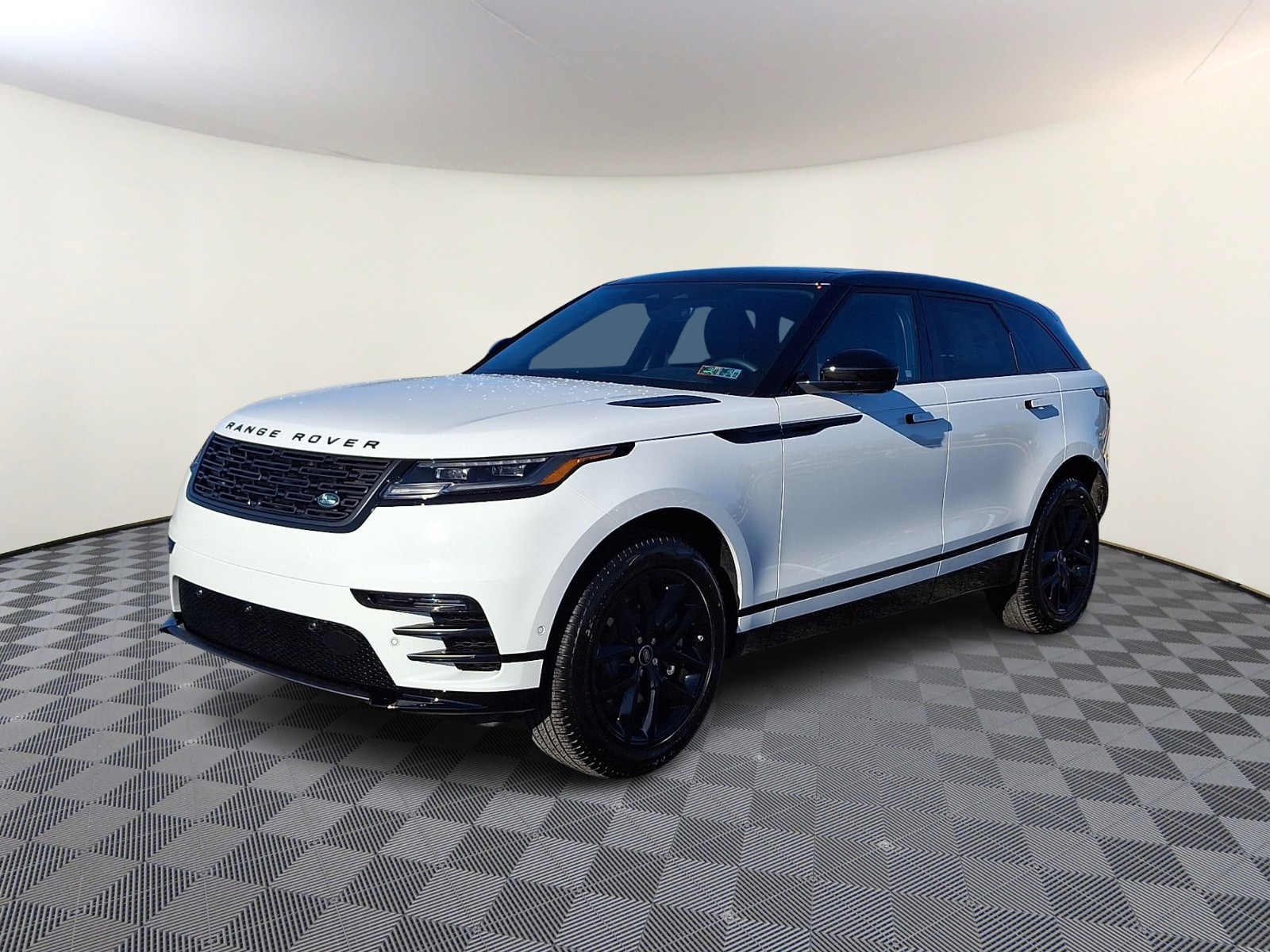 2026 Land Rover Range Rover Velar Dynamic SE's photo
