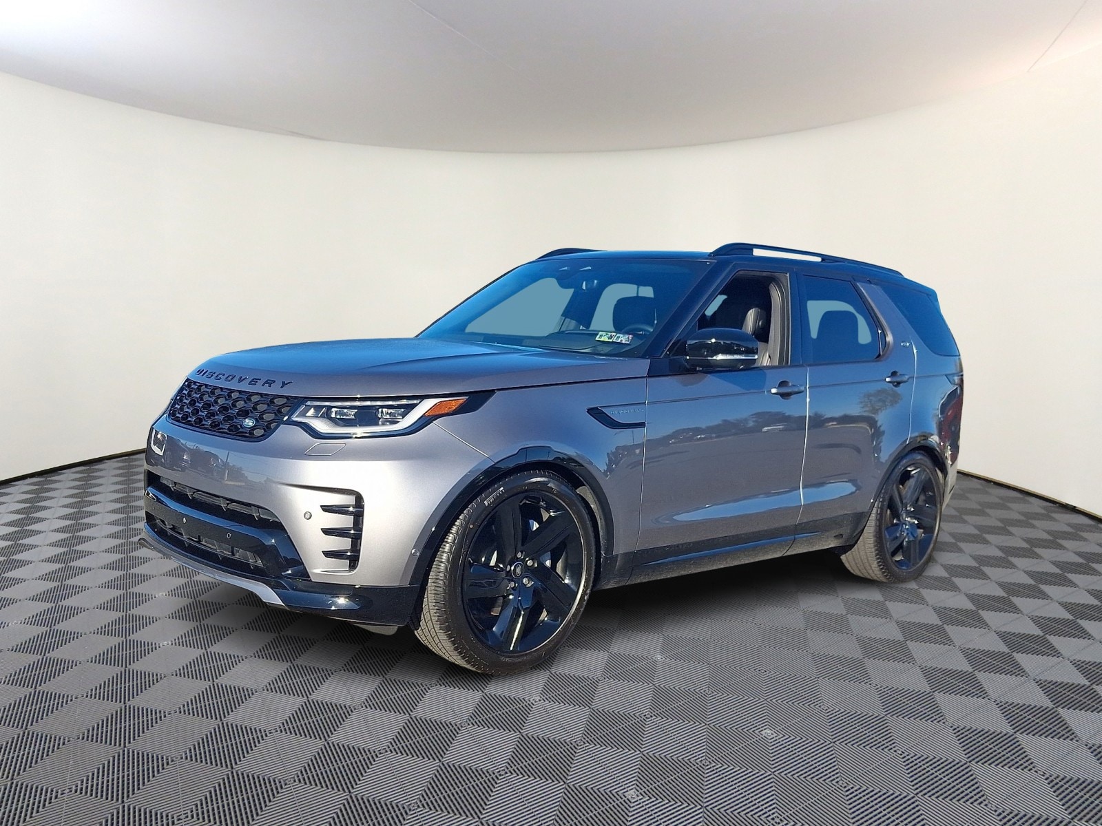 2024 Land Rover Discovery SUV 