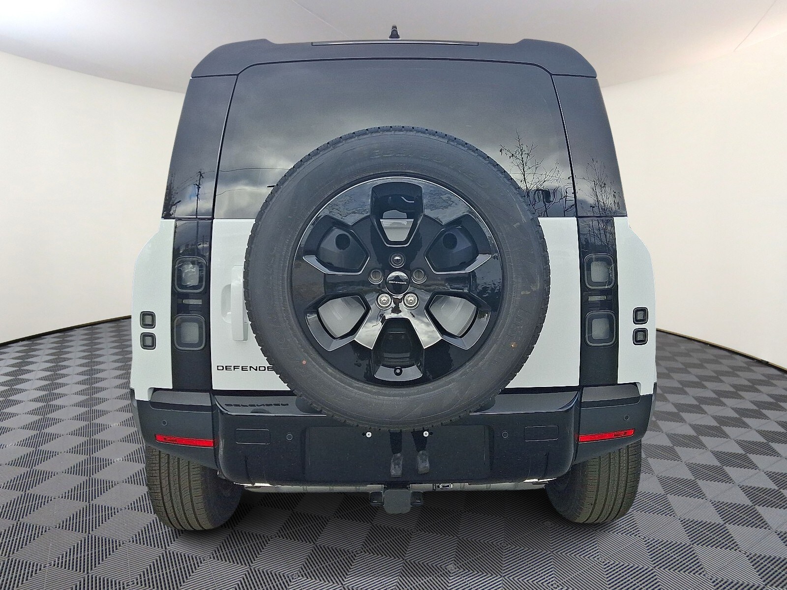 2026 Land Rover Defender 110 S photo 3