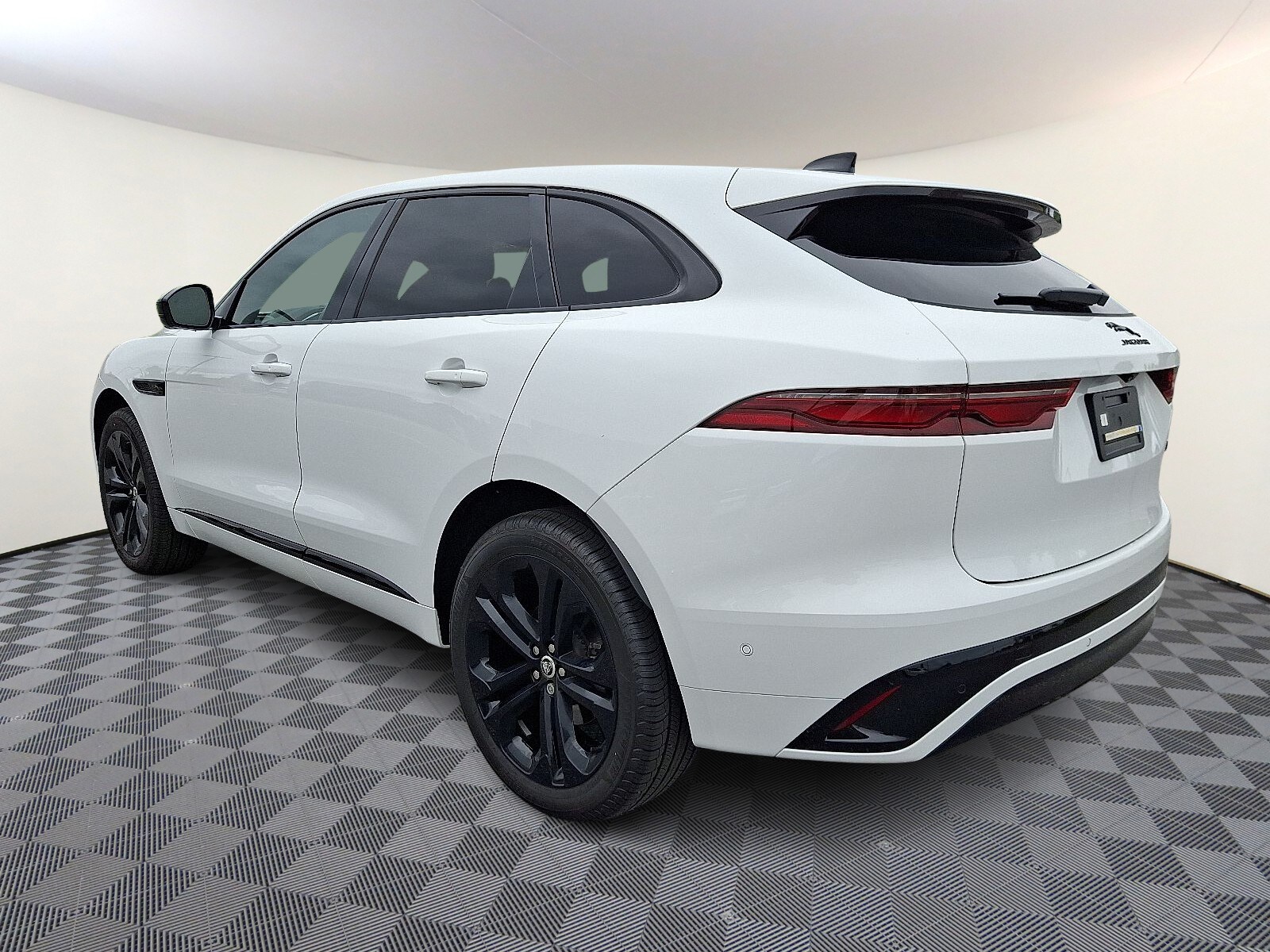 2026 Jaguar F-PACE P250 R-Dynamic S photo 4