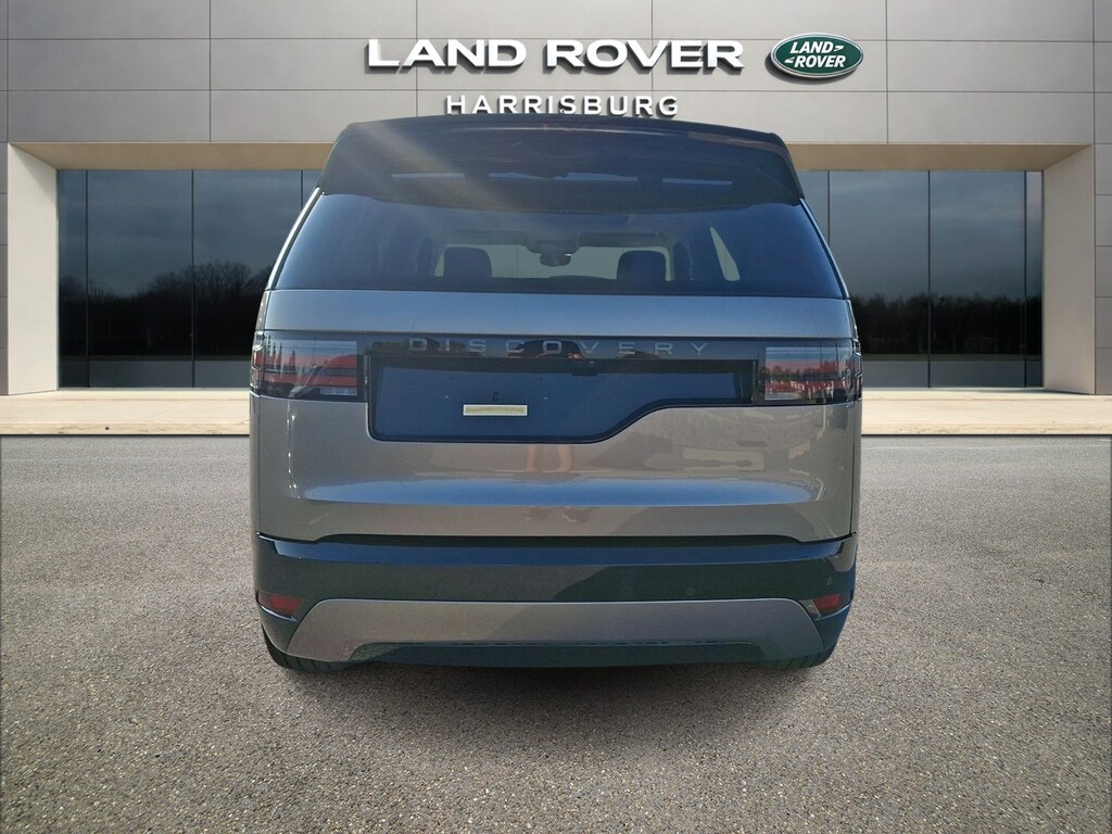New 2026 Land Rover Discovery Dynamic SE SUV