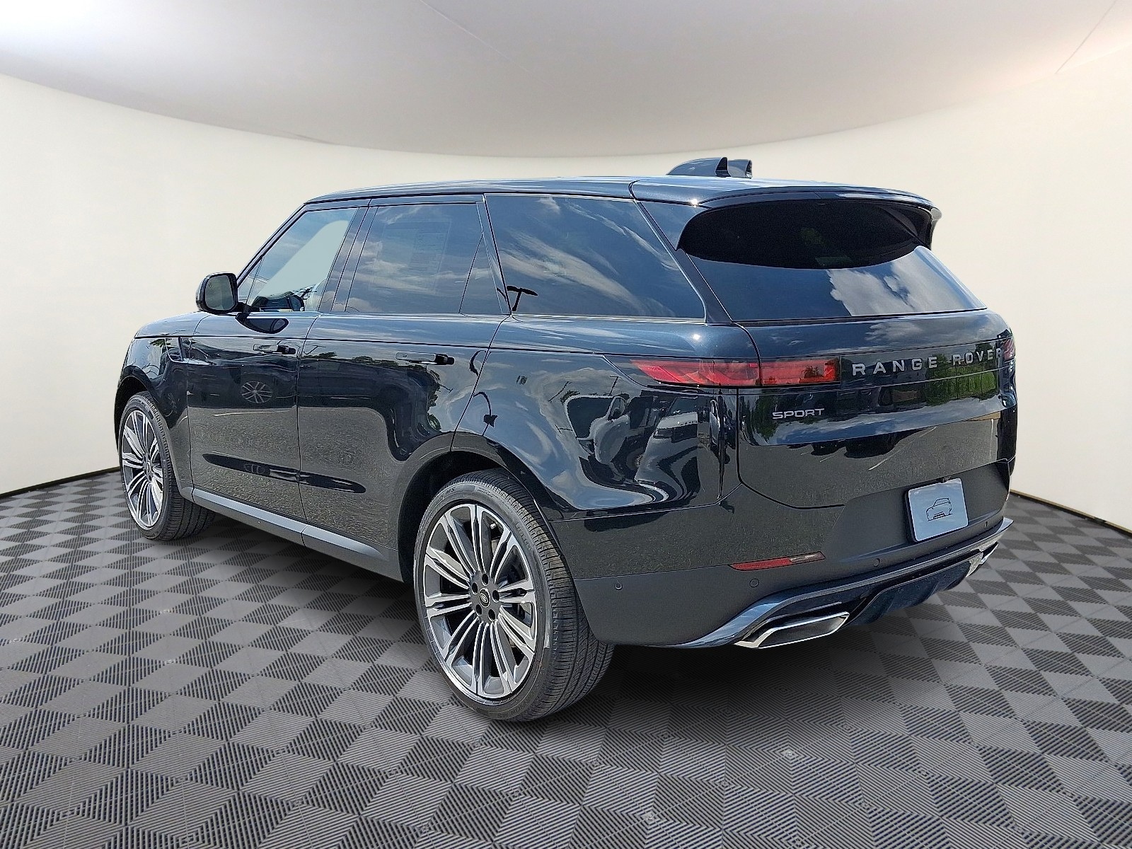 2025 Land Rover Range Rover Sport SE photo 2