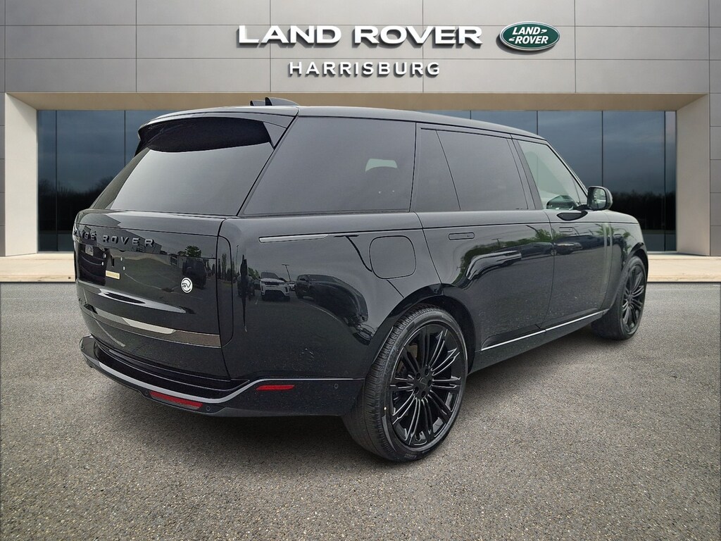 New 2026 Land Rover Range Rover SV Signature Suite SUV