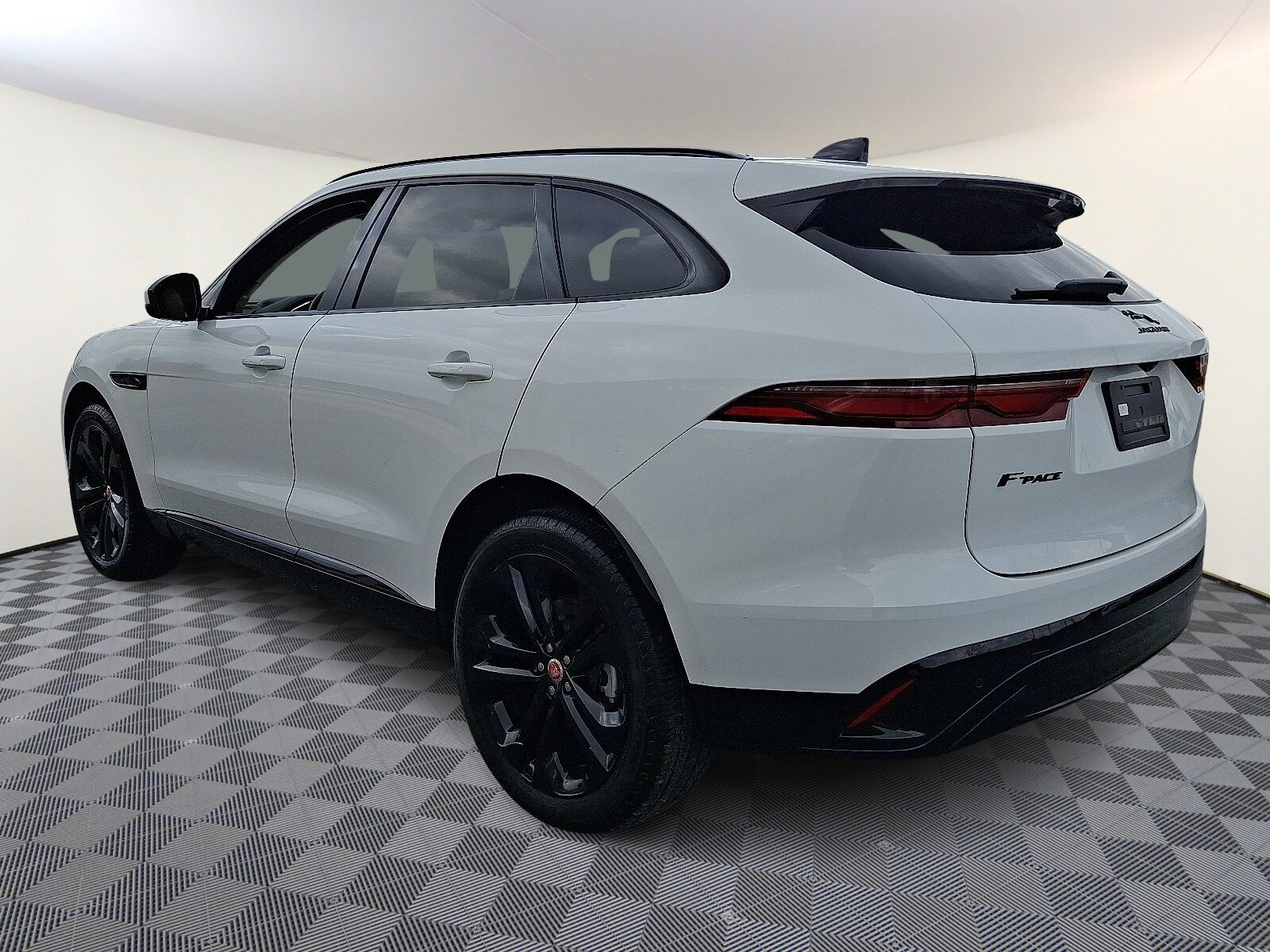 2023 Jaguar F-PACE S P250 photo 2